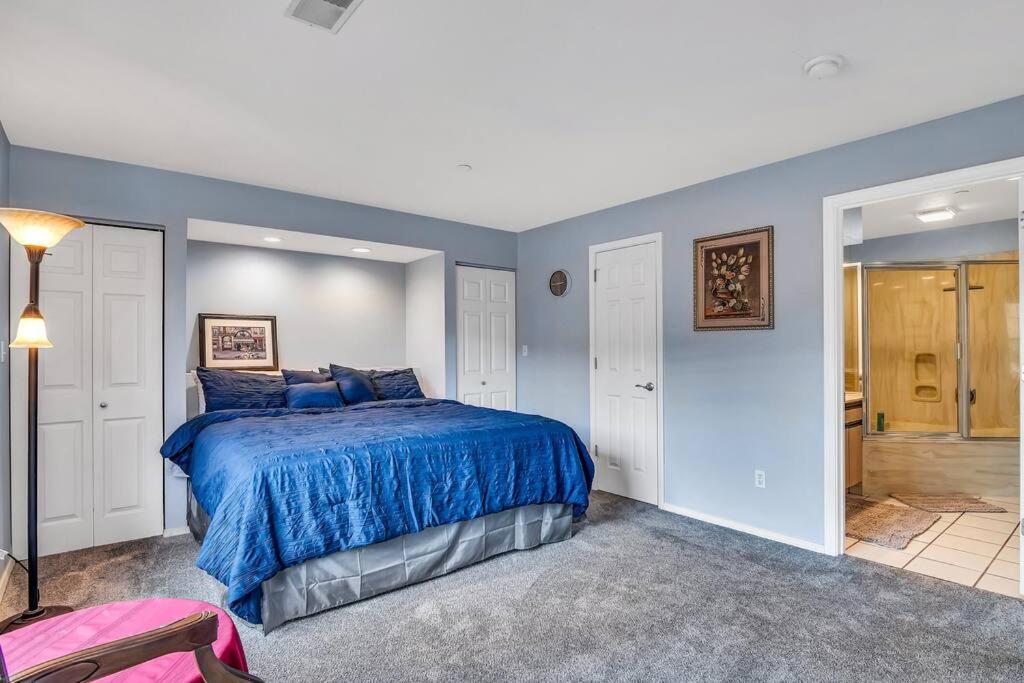 Penthouse overlooking Lake Taneycomo view 3