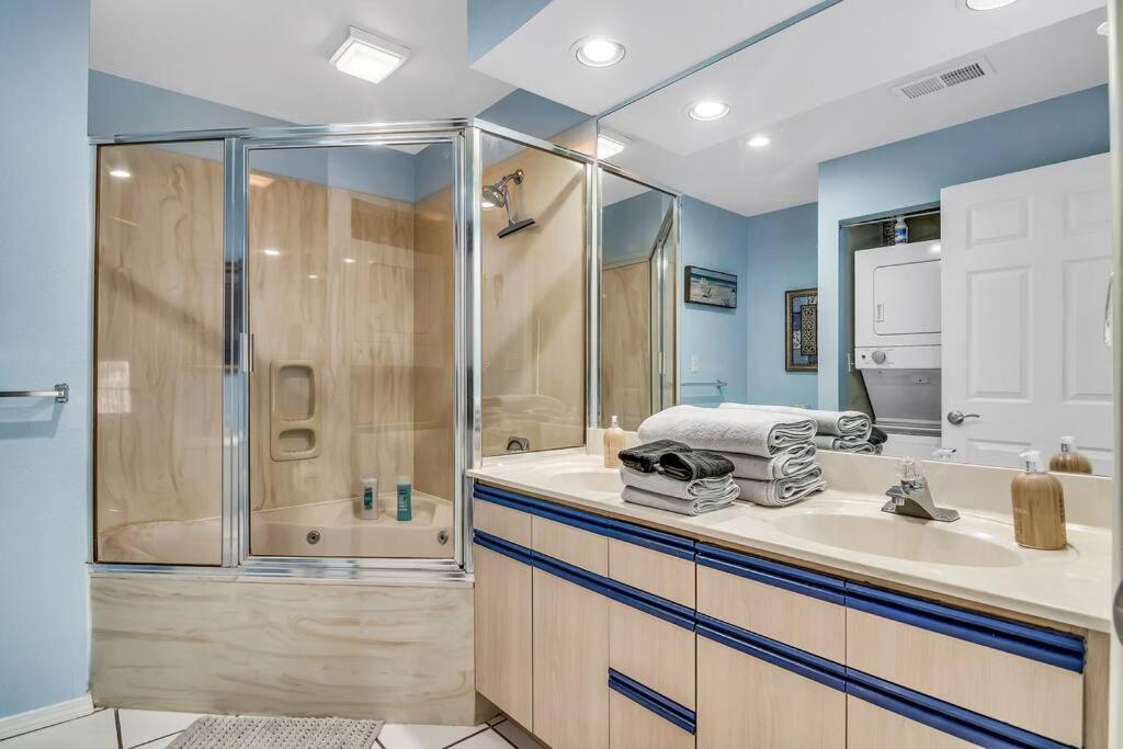 Penthouse overlooking Lake Taneycomo view 5