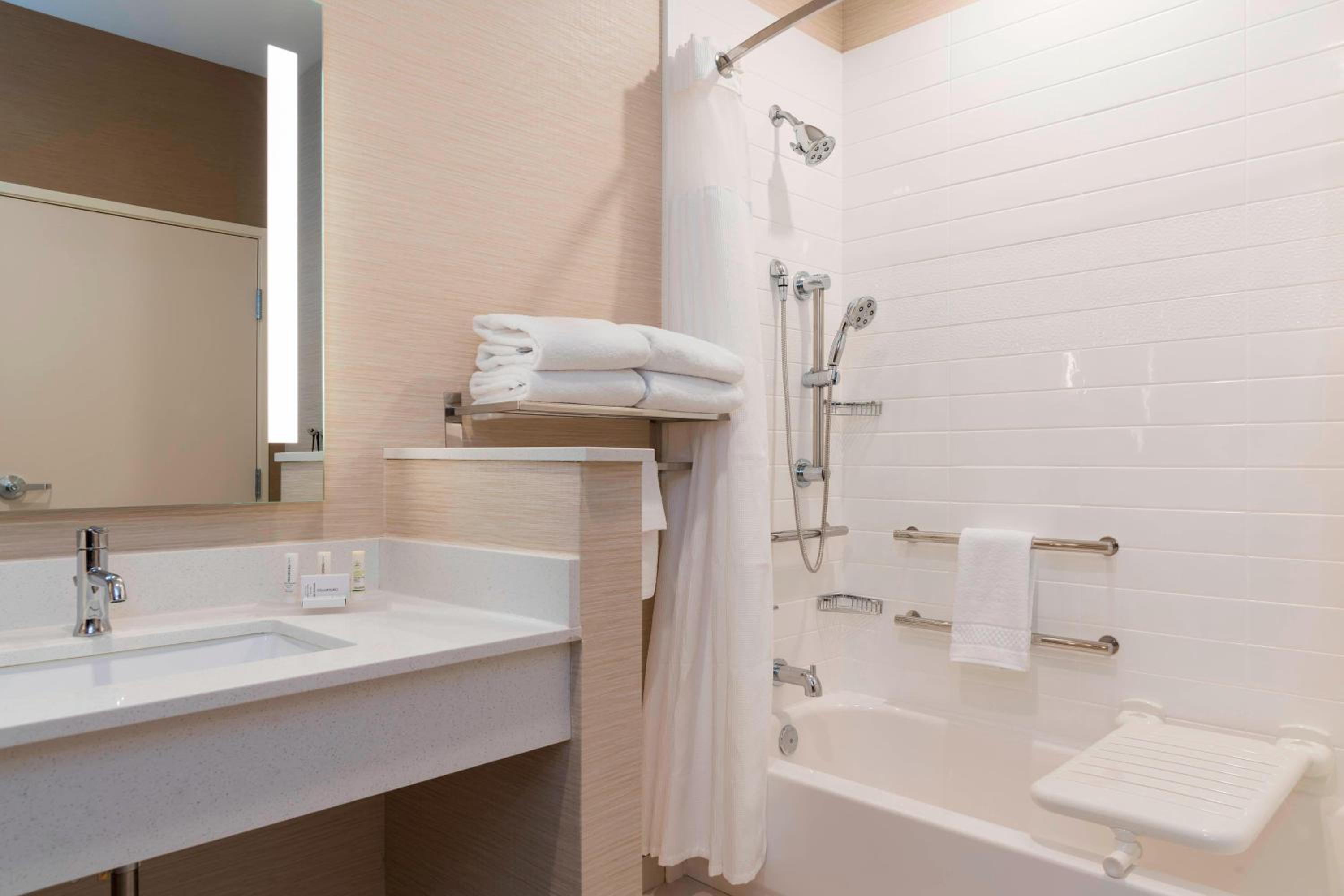 West Monroe Vacations - Fairfield Inn Suites by Marriott West Monroe - Property Image 29