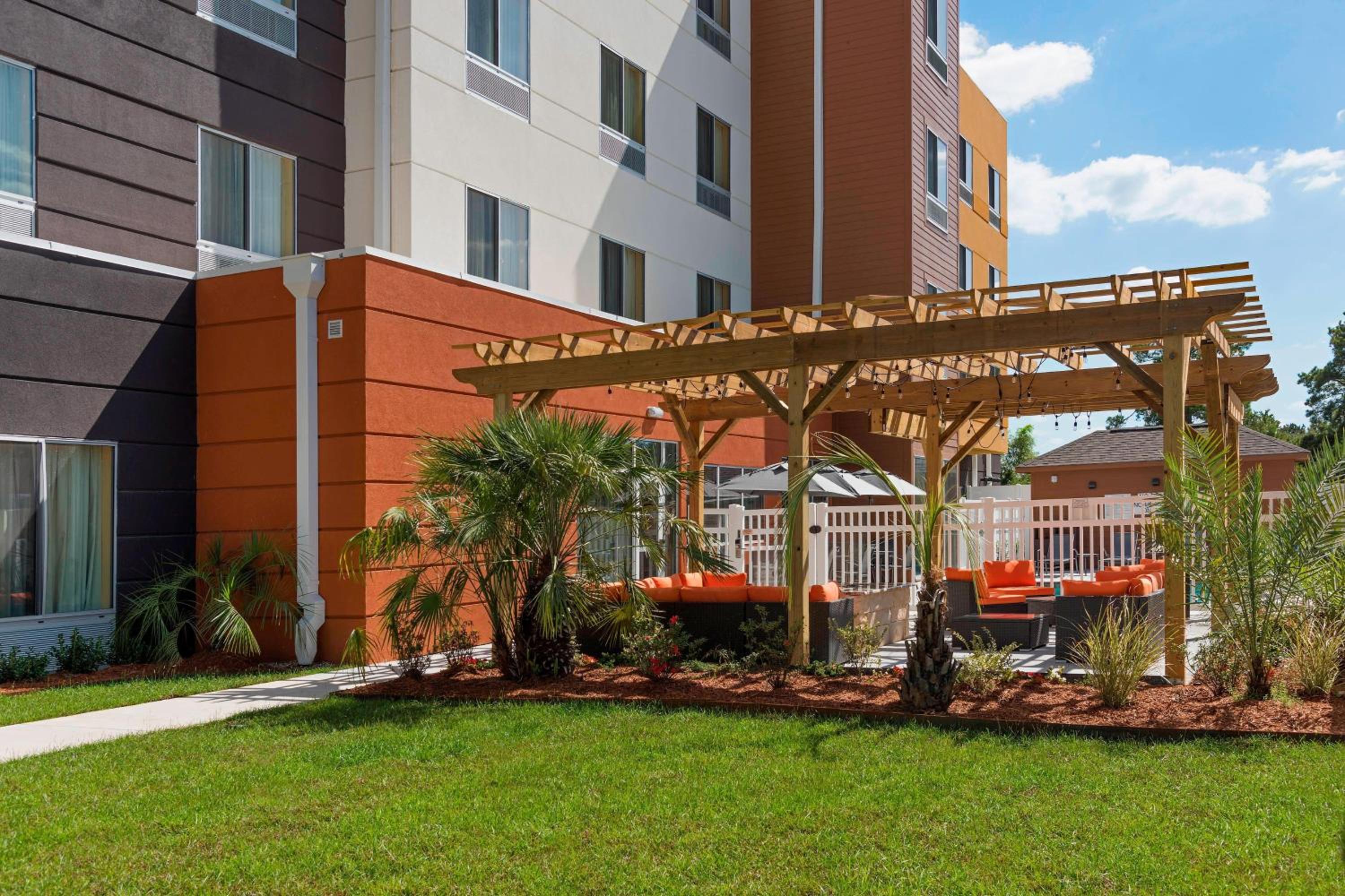 West Monroe Vacations - Fairfield Inn  Suites by Marriott West Monroe - Property Image 3