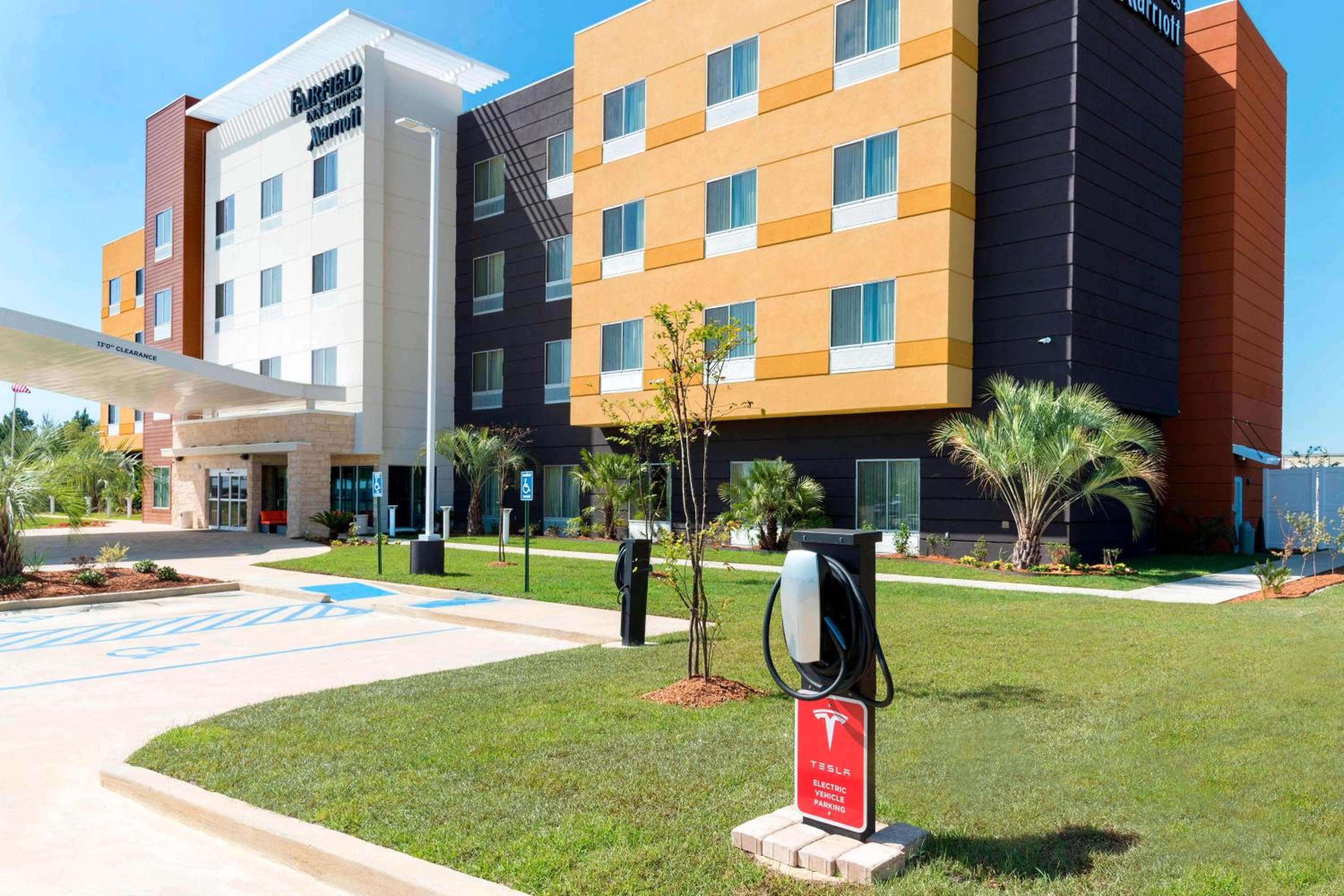 West Monroe Vacations - Fairfield Inn  Suites by Marriott West Monroe - Property Image 4