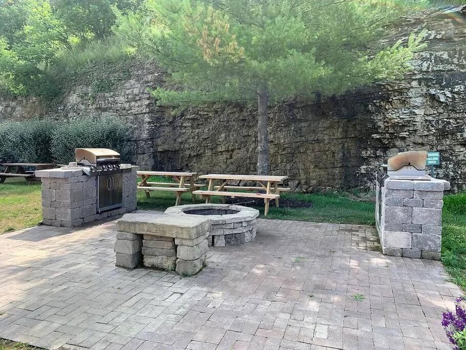 WALK IN Two bed Lakeview at Indian Point view 4