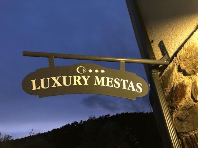 LUXURY MESTAS