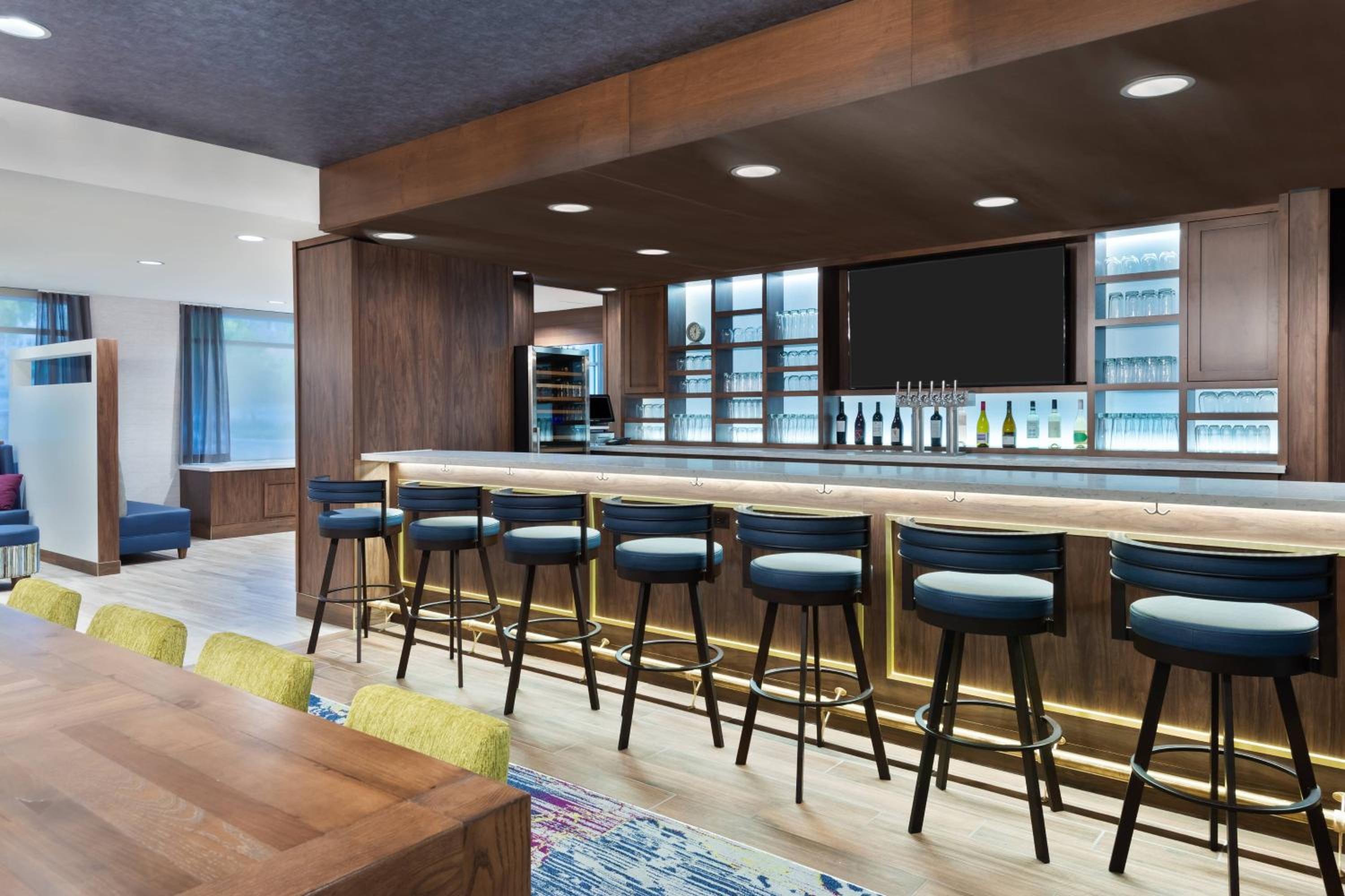 Buffalo Vacations - Residence Inn by Marriott Buffalo Downtown - Property Image 4