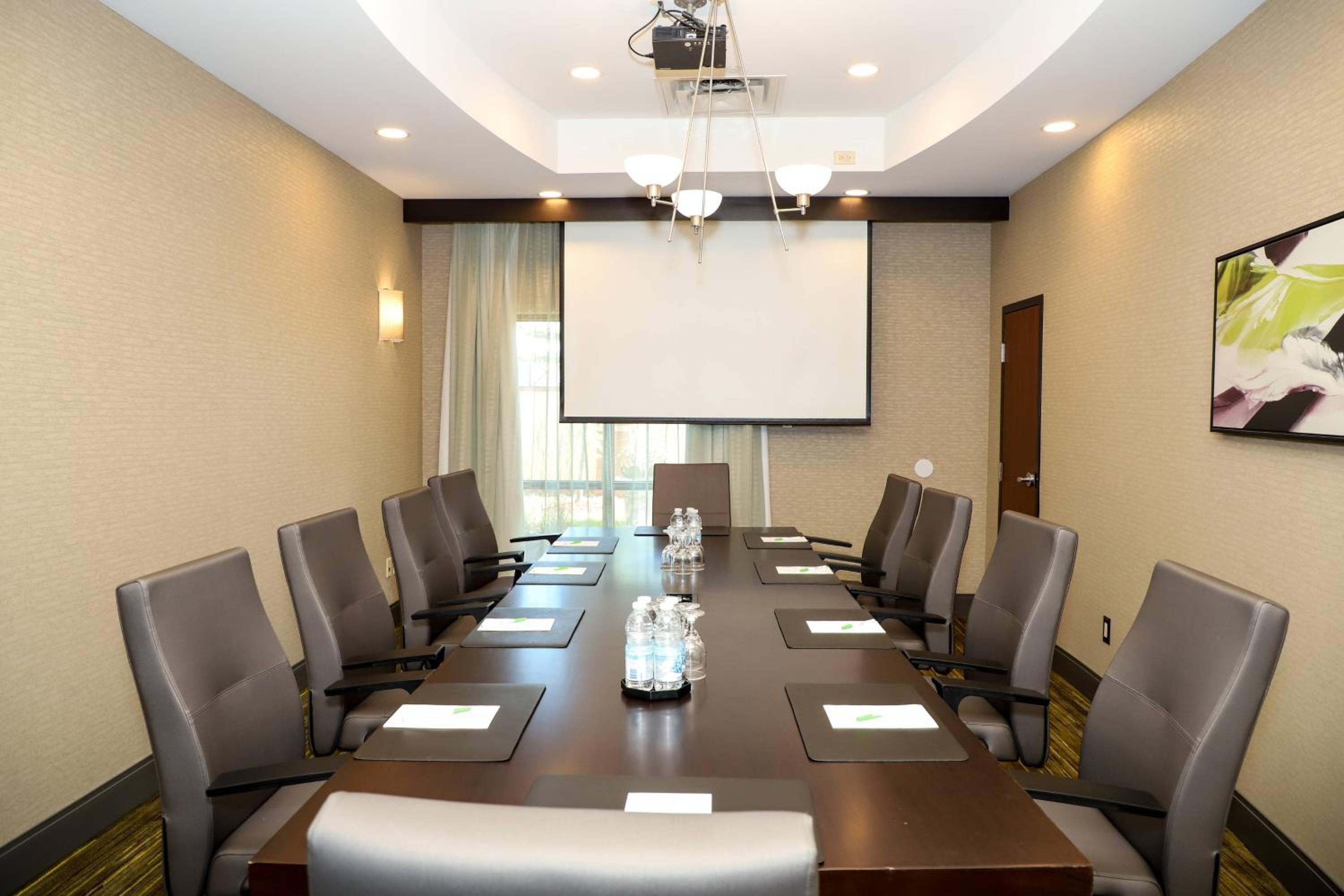 Courtyard by Marriott Toronto Brampton - Property Image 3
