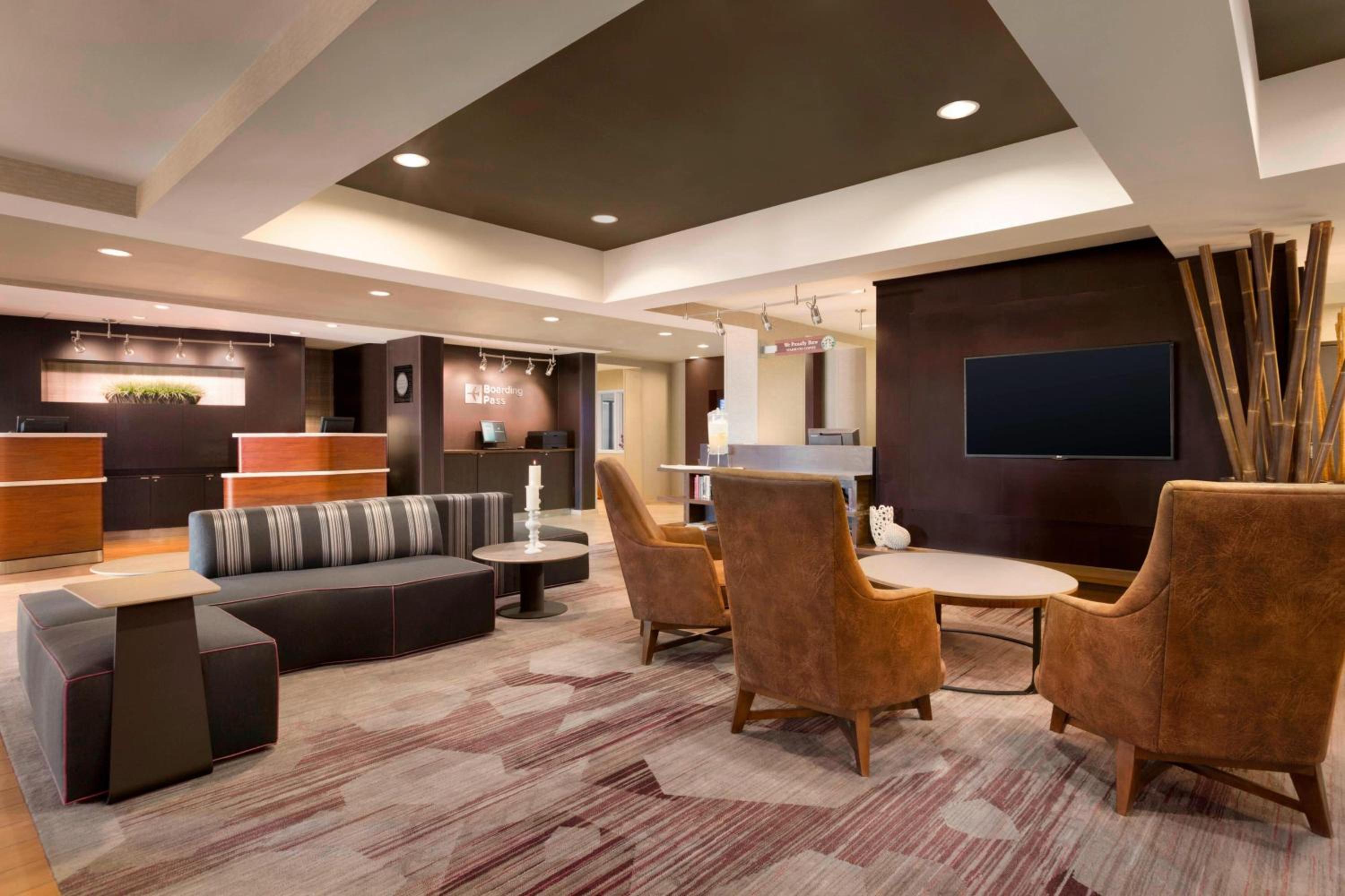Bloomington Vacations - Courtyard by Marriott Bloomington Normal - Property Image 28