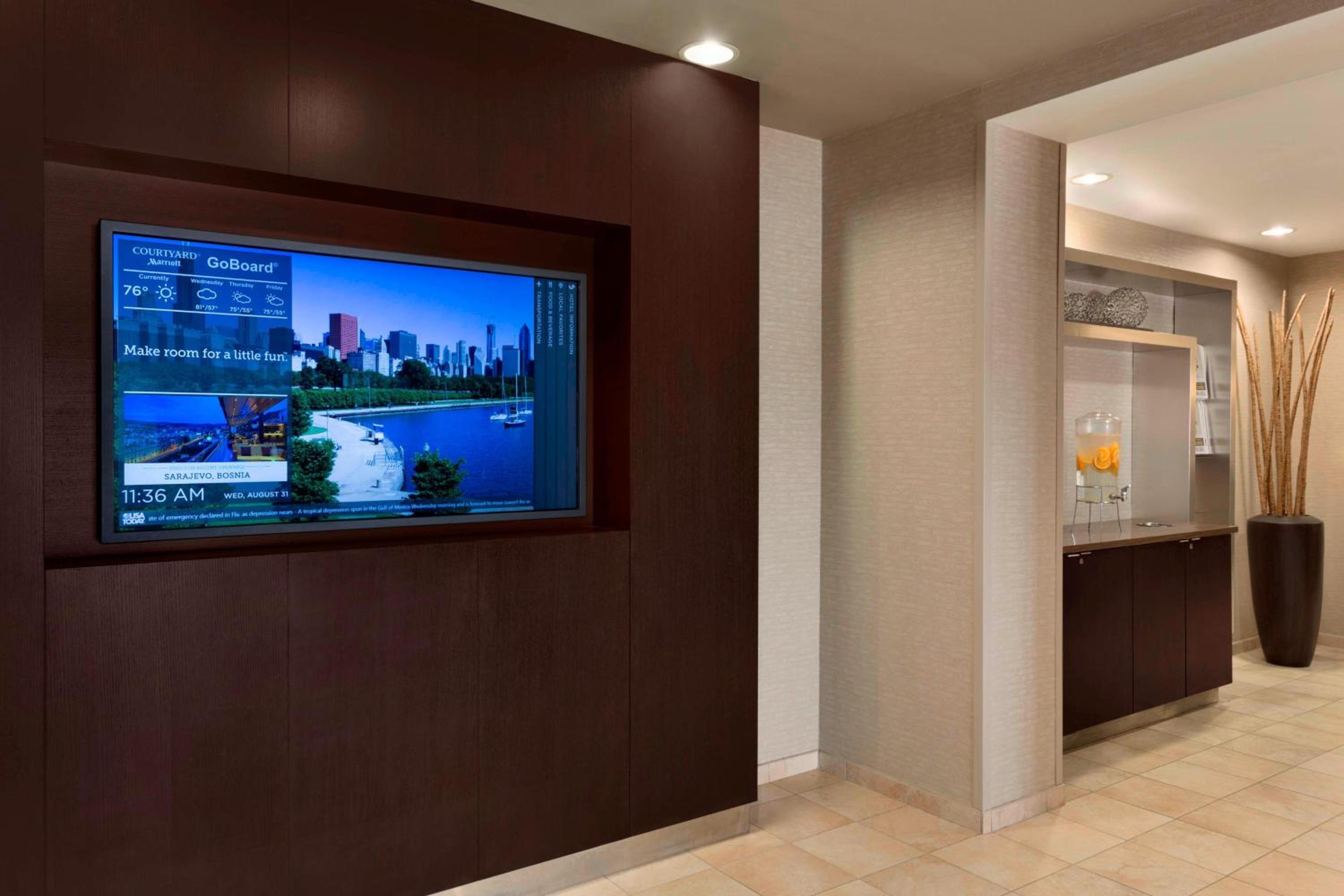 Bloomington Vacations - Courtyard by Marriott Bloomington Normal - Property Image 15