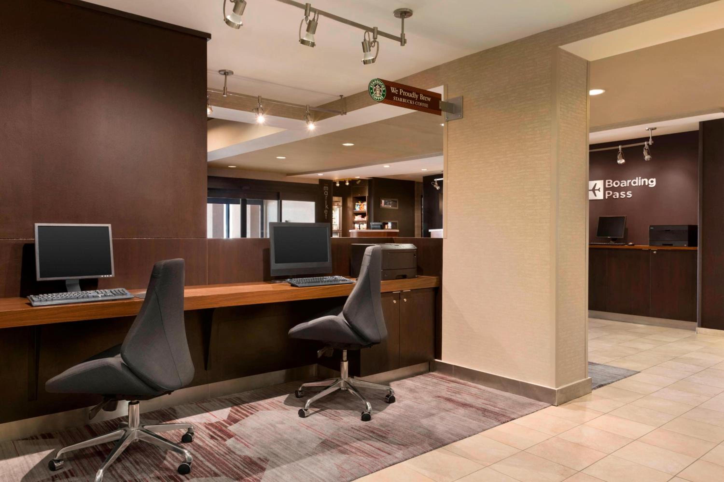 Bloomington Vacations - Courtyard by Marriott Bloomington Normal - Property Image 14