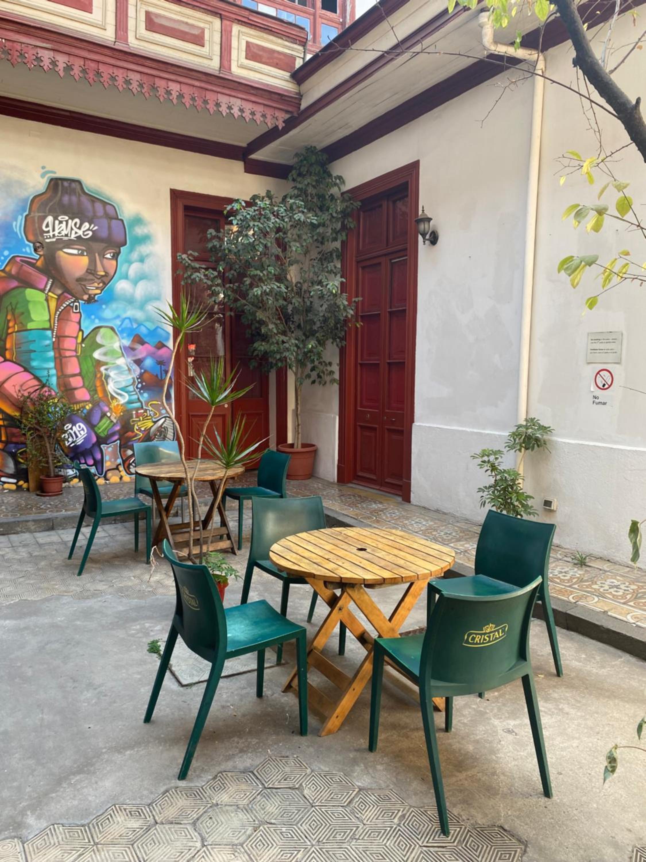 La Casa Roja Hostel