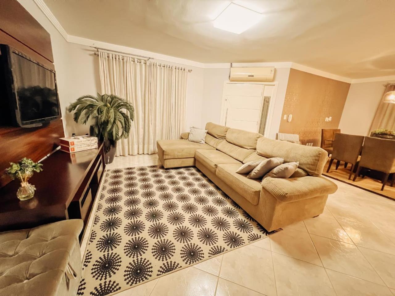 Casa confortável em local tranquilo.