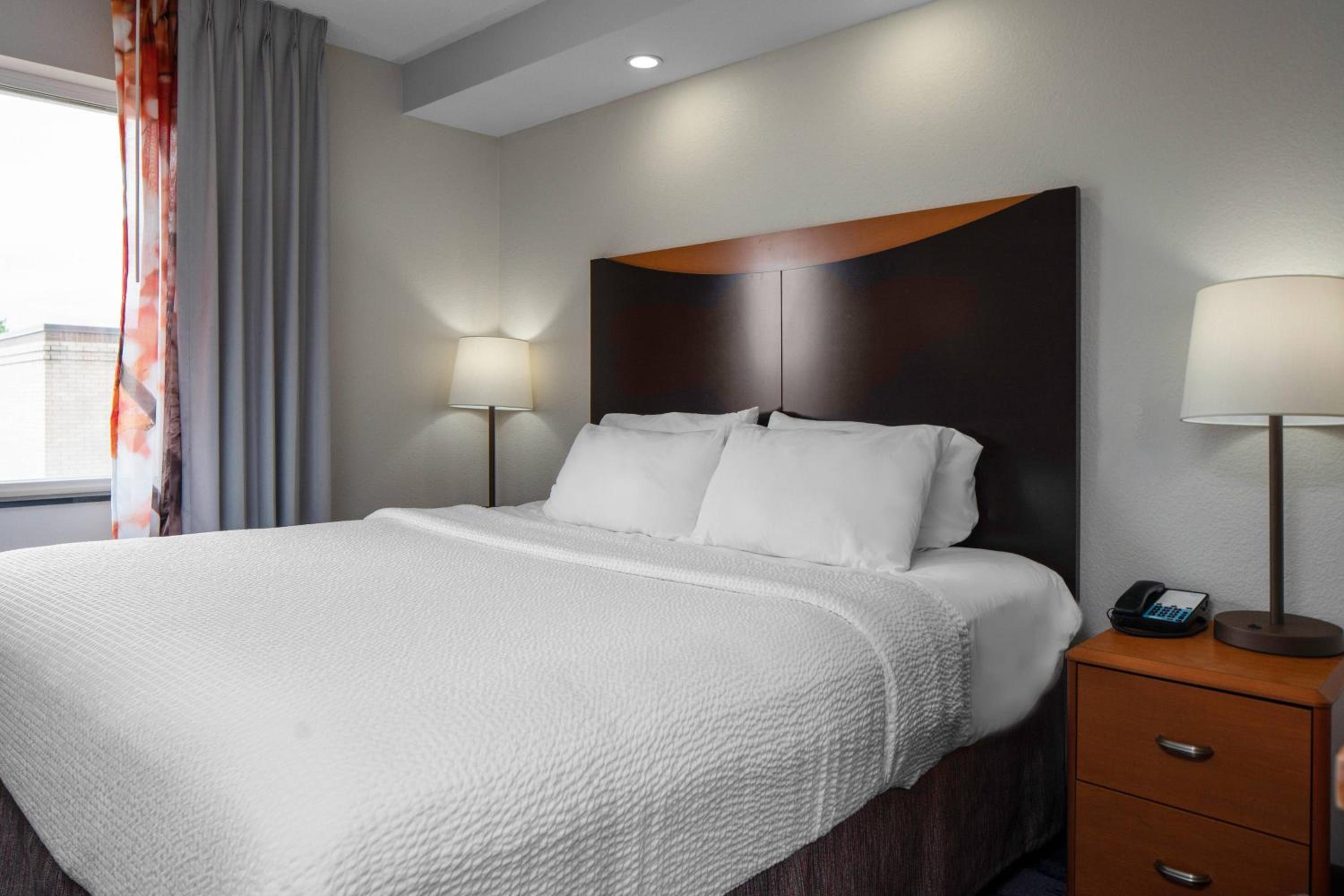 Jefferson City Vacations - Fairfield Inn  Suites Jefferson City - Property Image 10