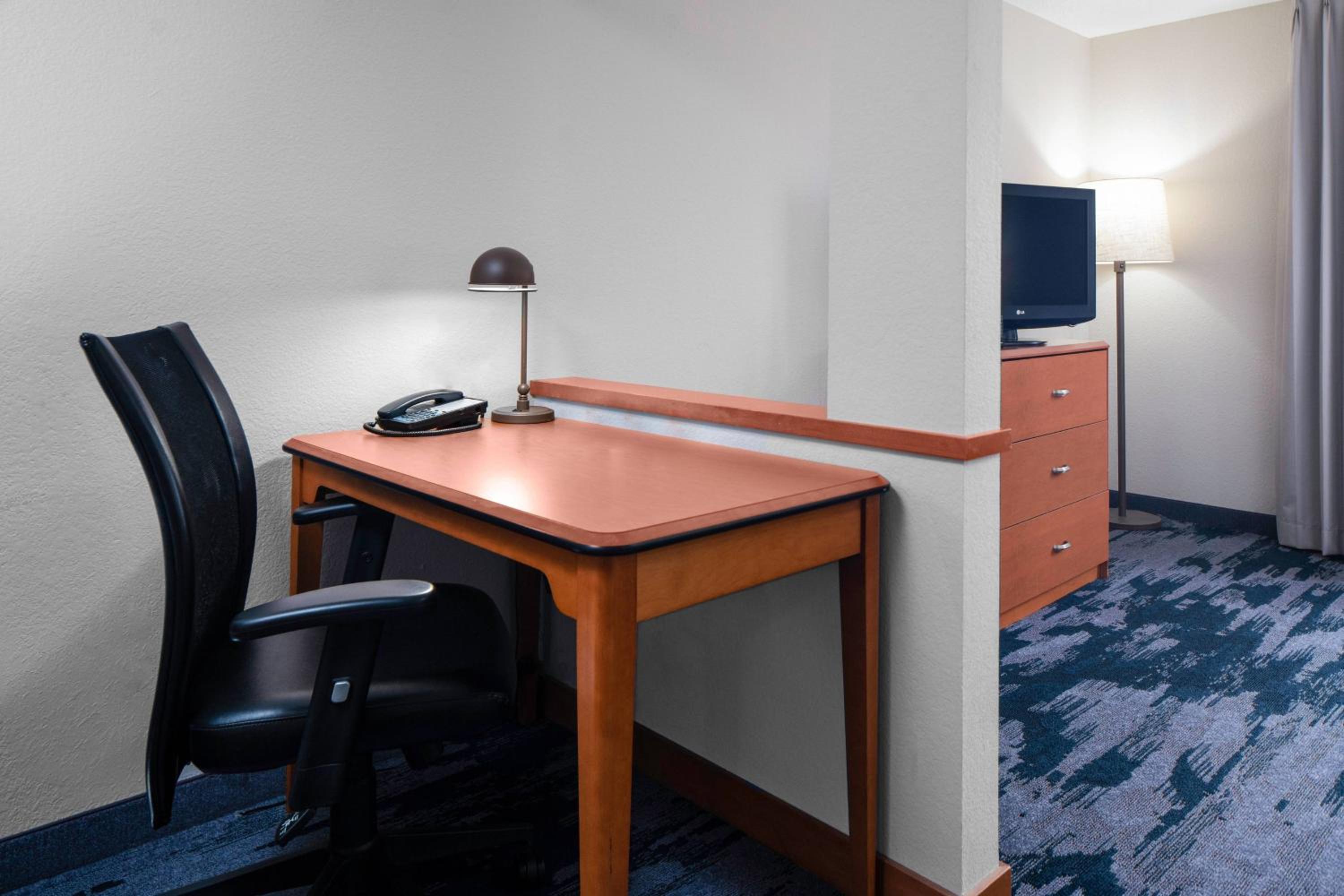 Jefferson City Vacations - Fairfield Inn  Suites Jefferson City - Property Image 9