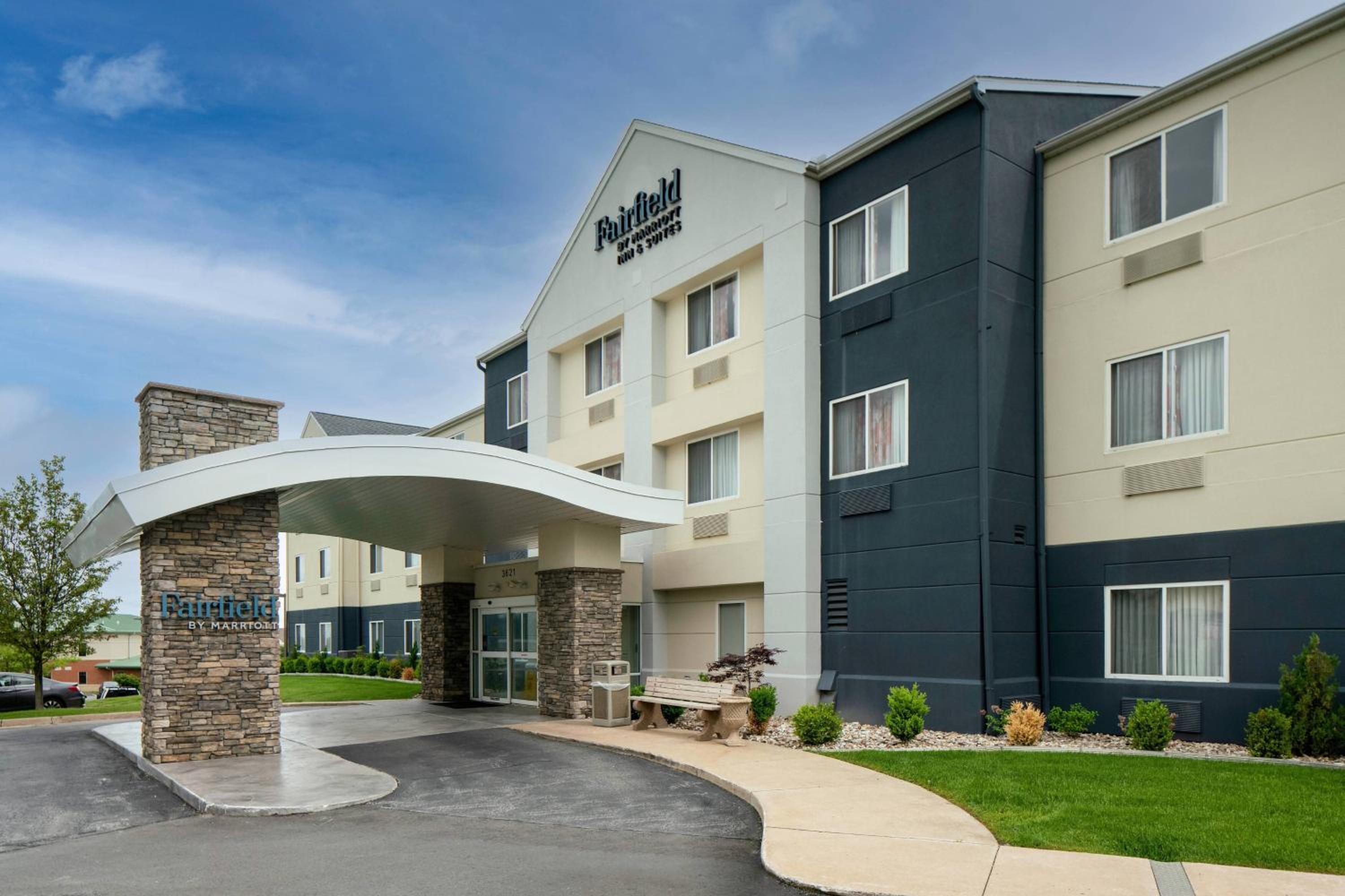 Jefferson City Vacations - Fairfield Inn  Suites Jefferson City - Property Image 2