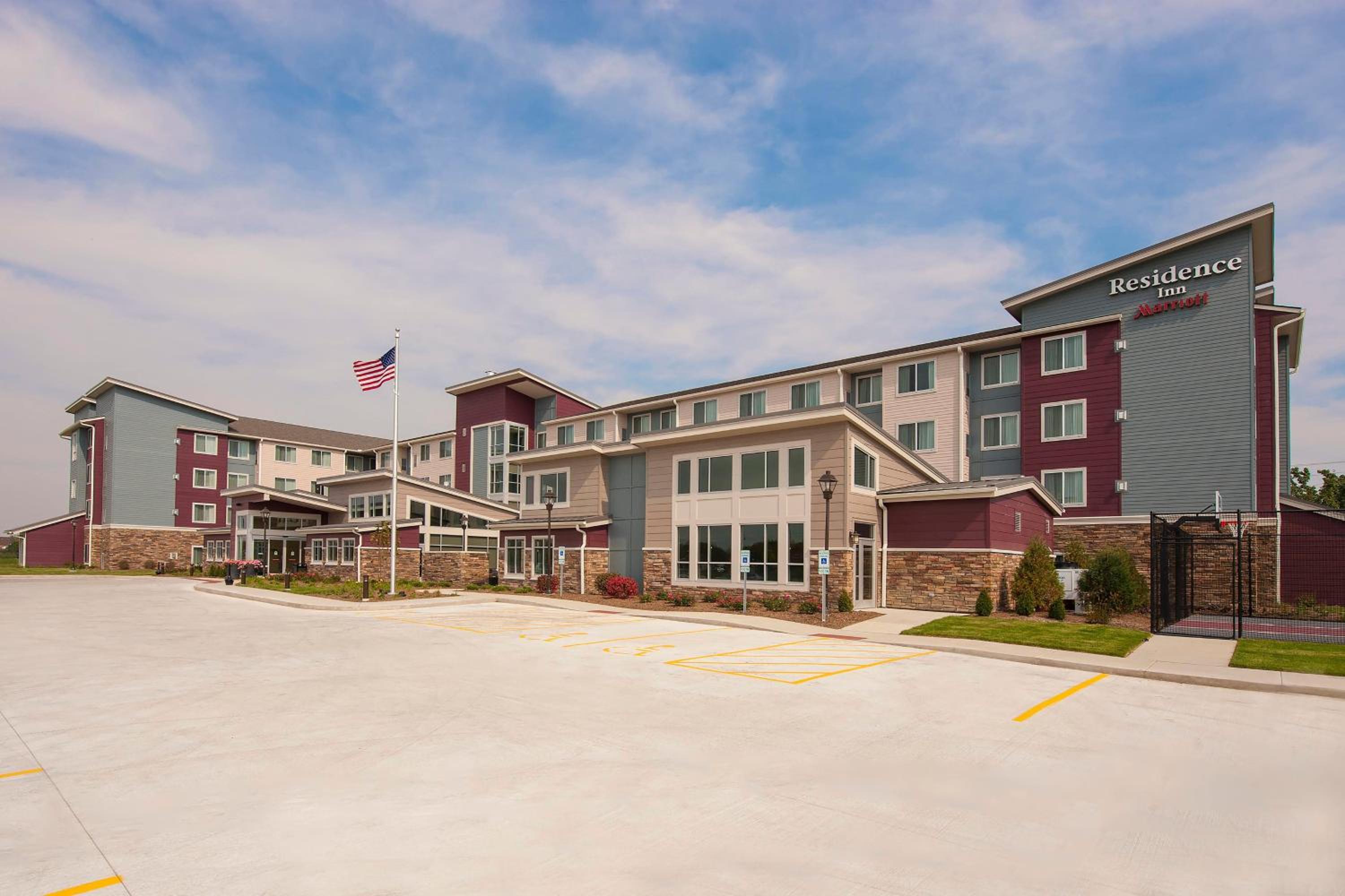 Bloomington Vacations - Residence Inn by Marriott Bloomington - Property Image 16