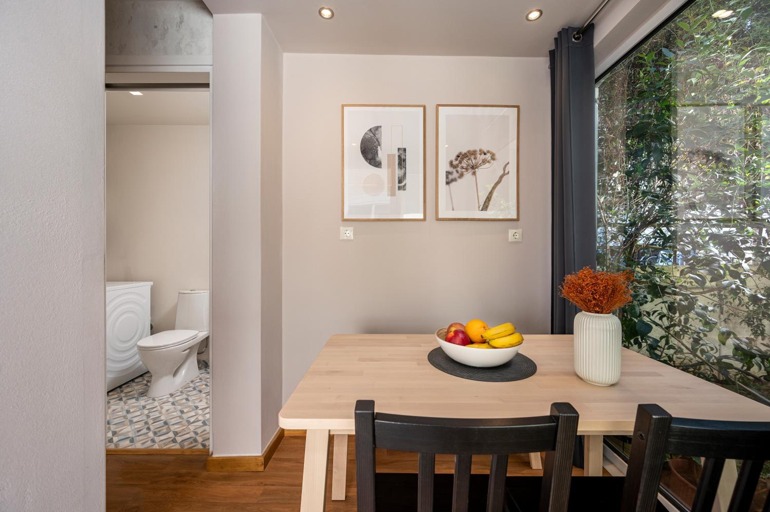 Ocean Breeze Suite 1min to Beach photo 5