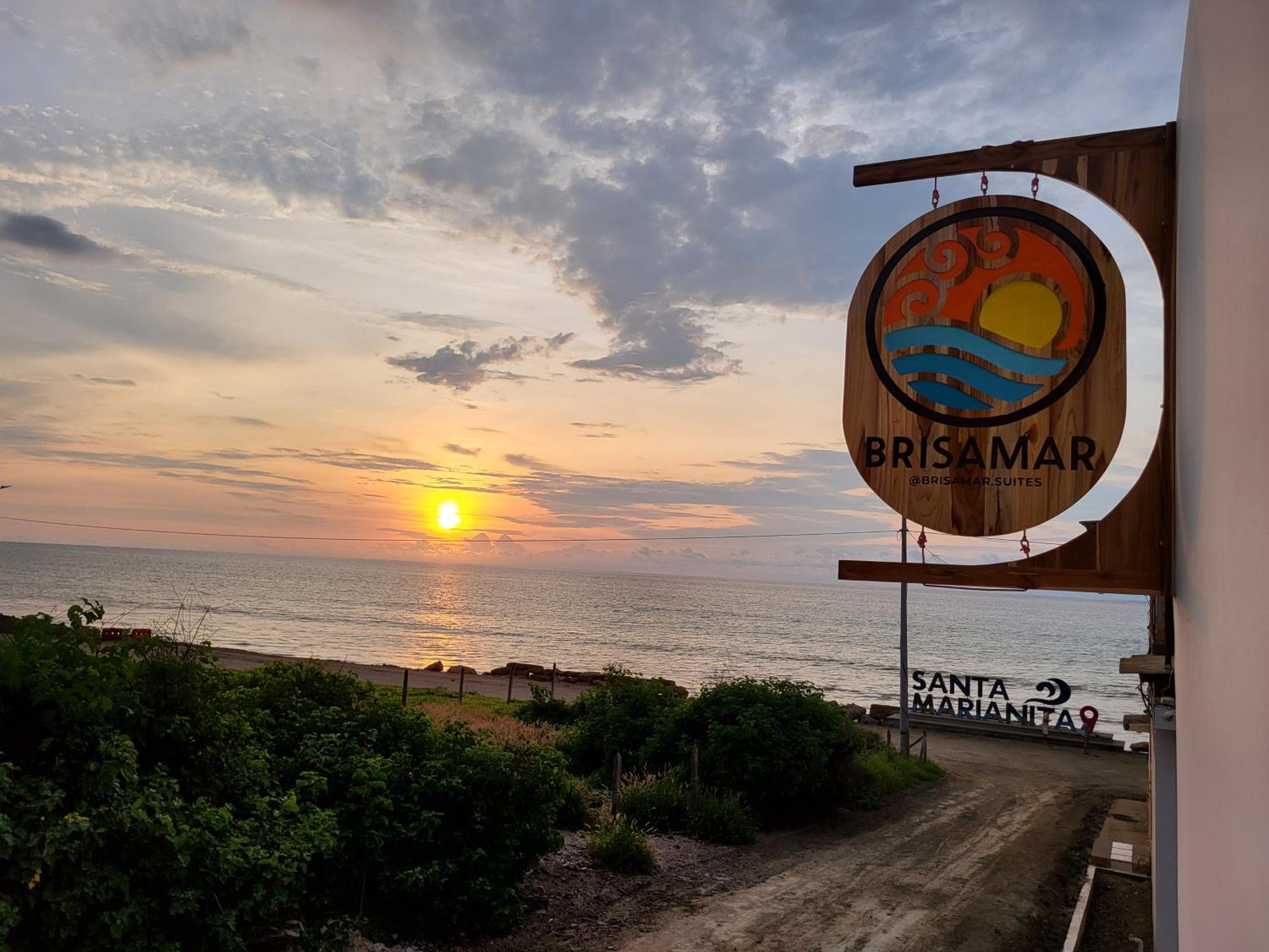 SUITES BRISAMAR PLAYA SANTA MARIANITA Manta