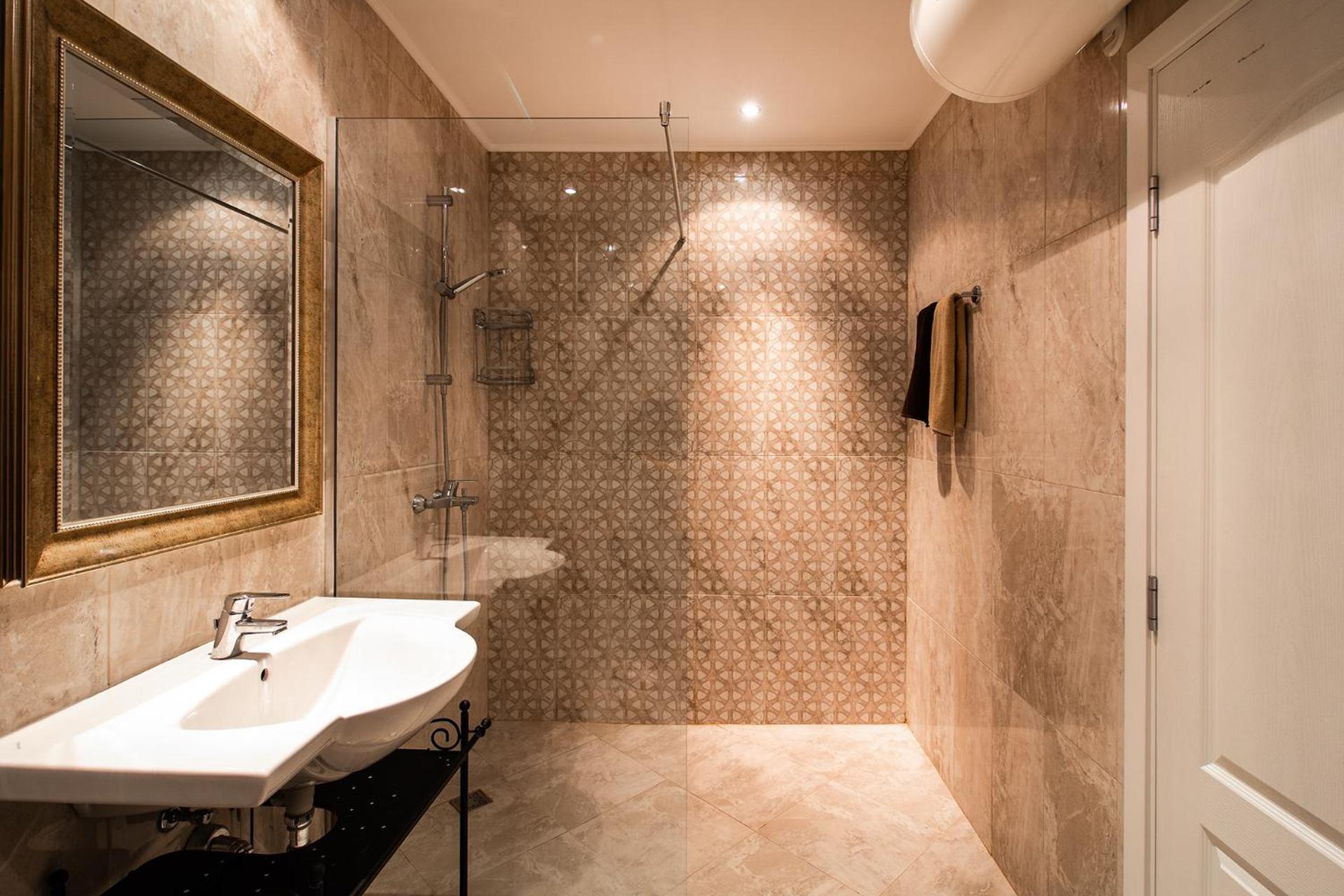 La Mer flat 9 parking and beach access
