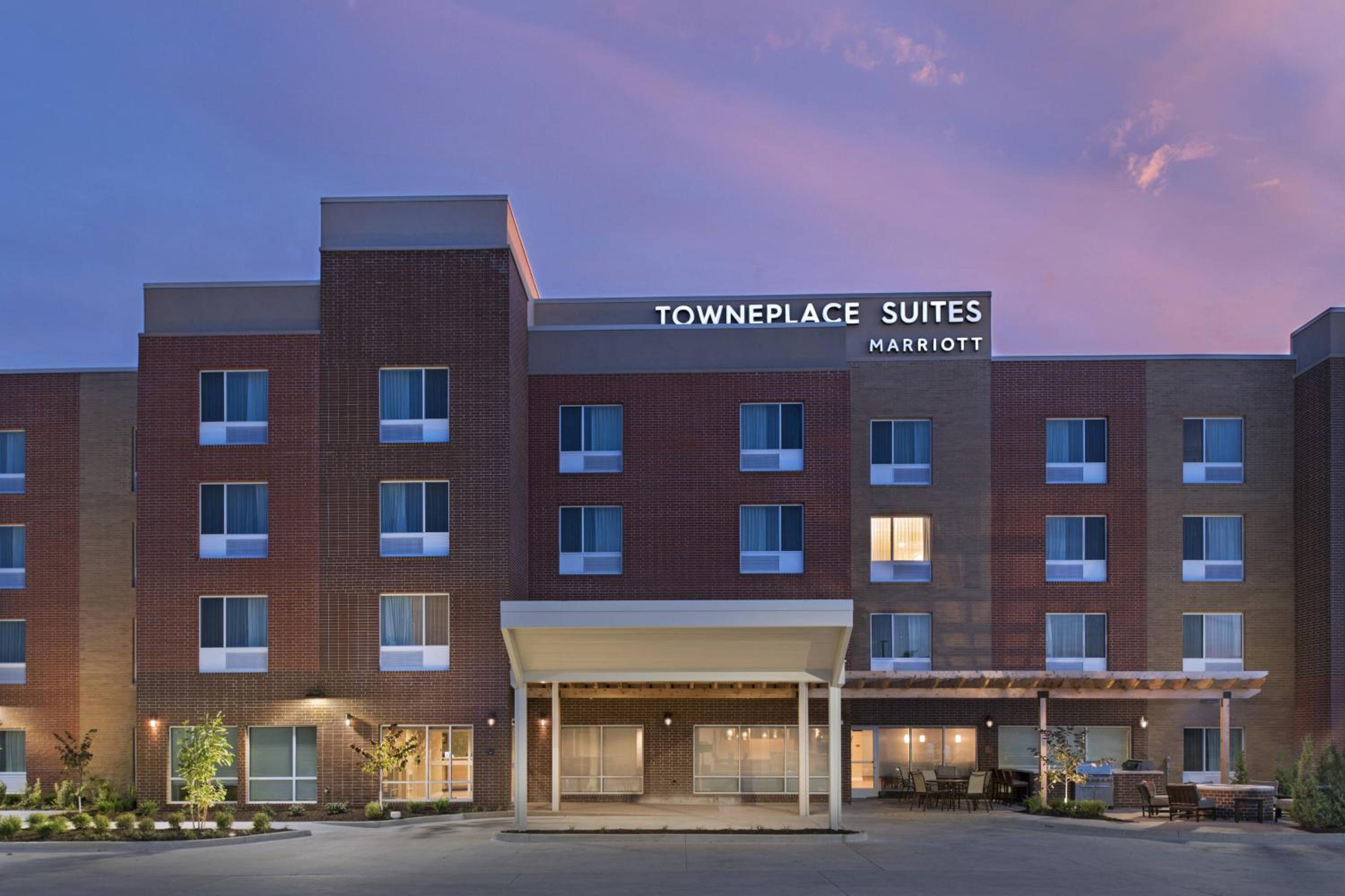 Hotel TownePlace Suites by Marriott Columbia - Image 1