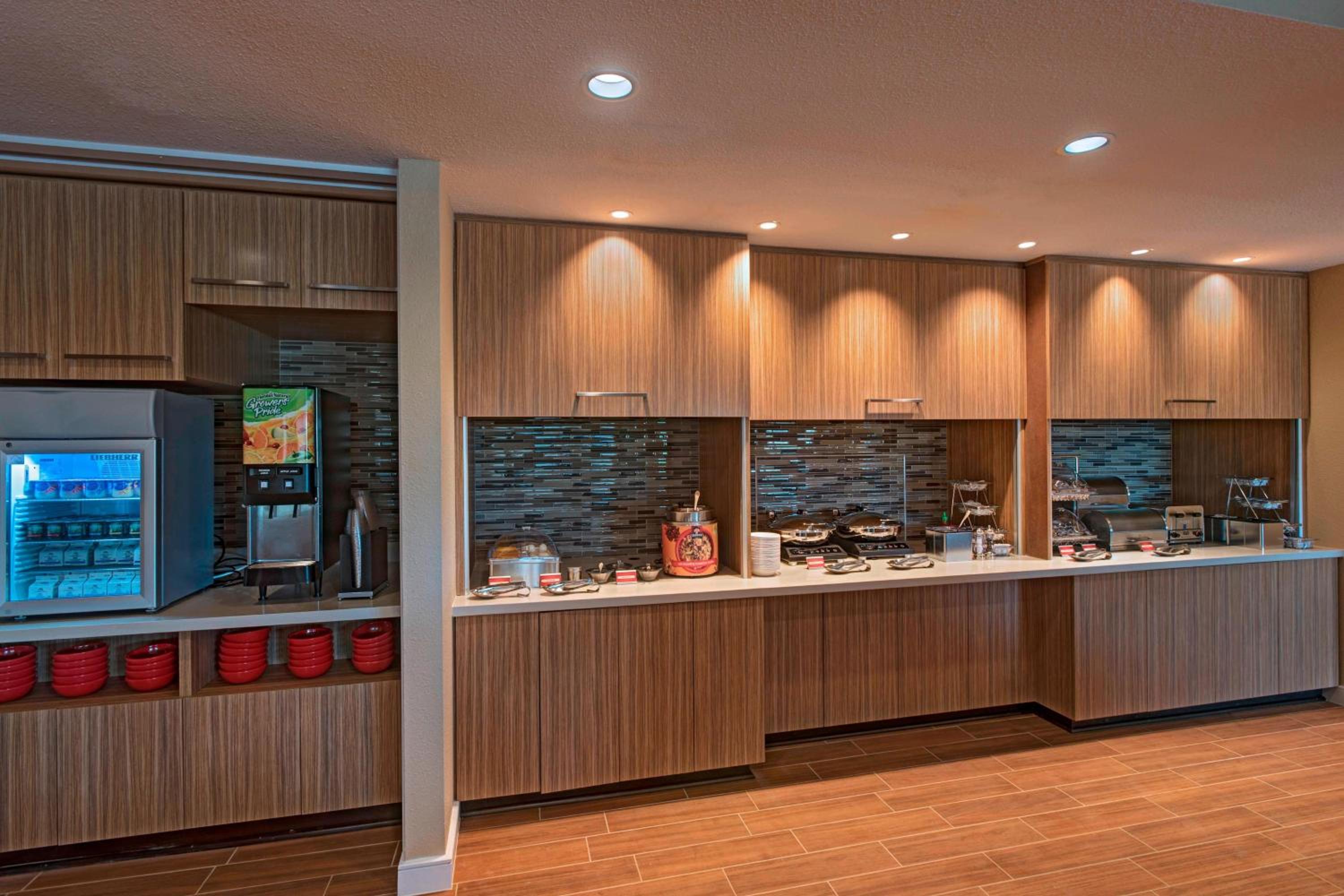 Columbia Vacations - TownePlace Suites by Marriott Columbia - Property Image 10