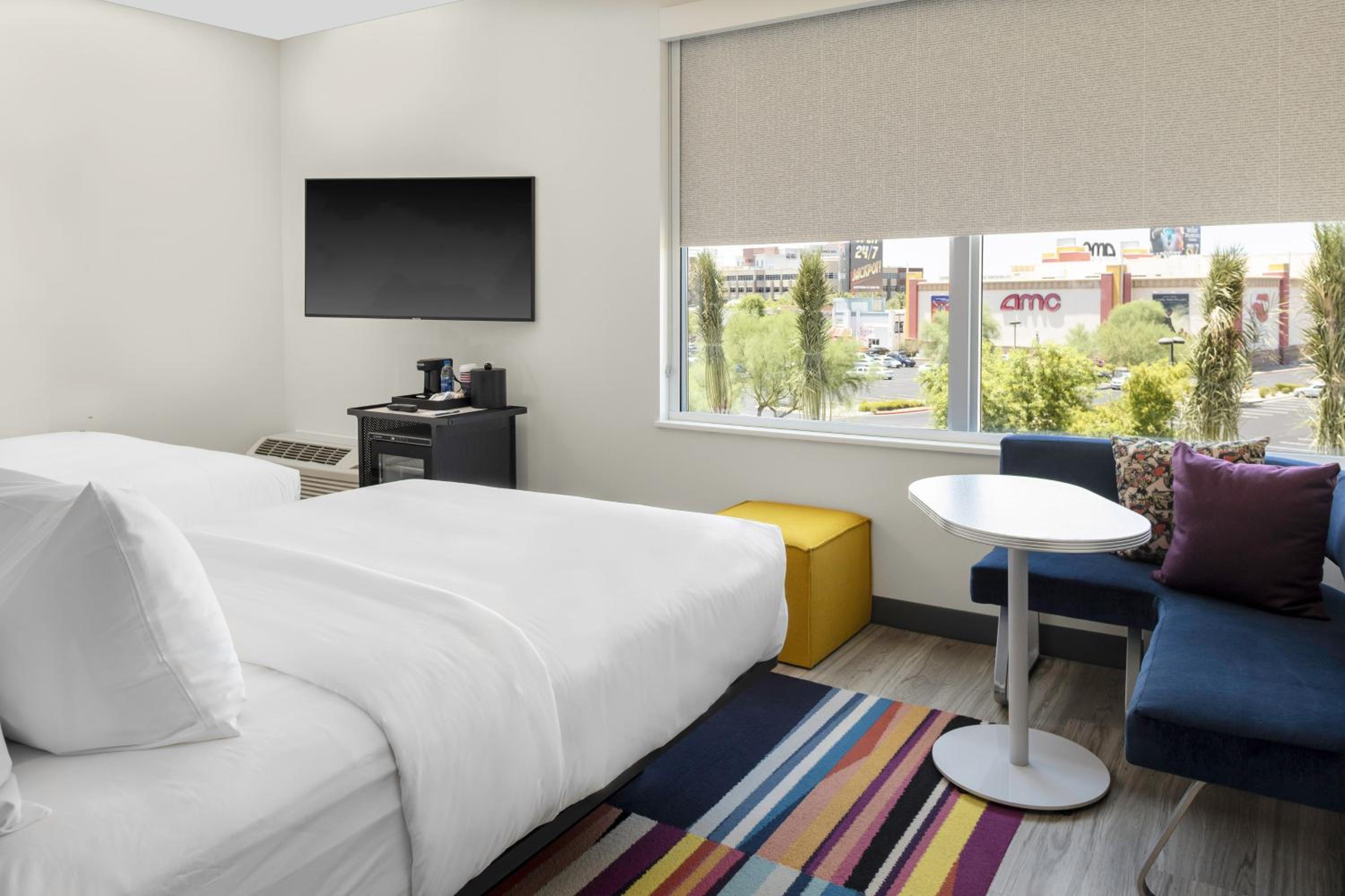 Glendale Vacations - Aloft Glendale at Westgate - Property Image 2