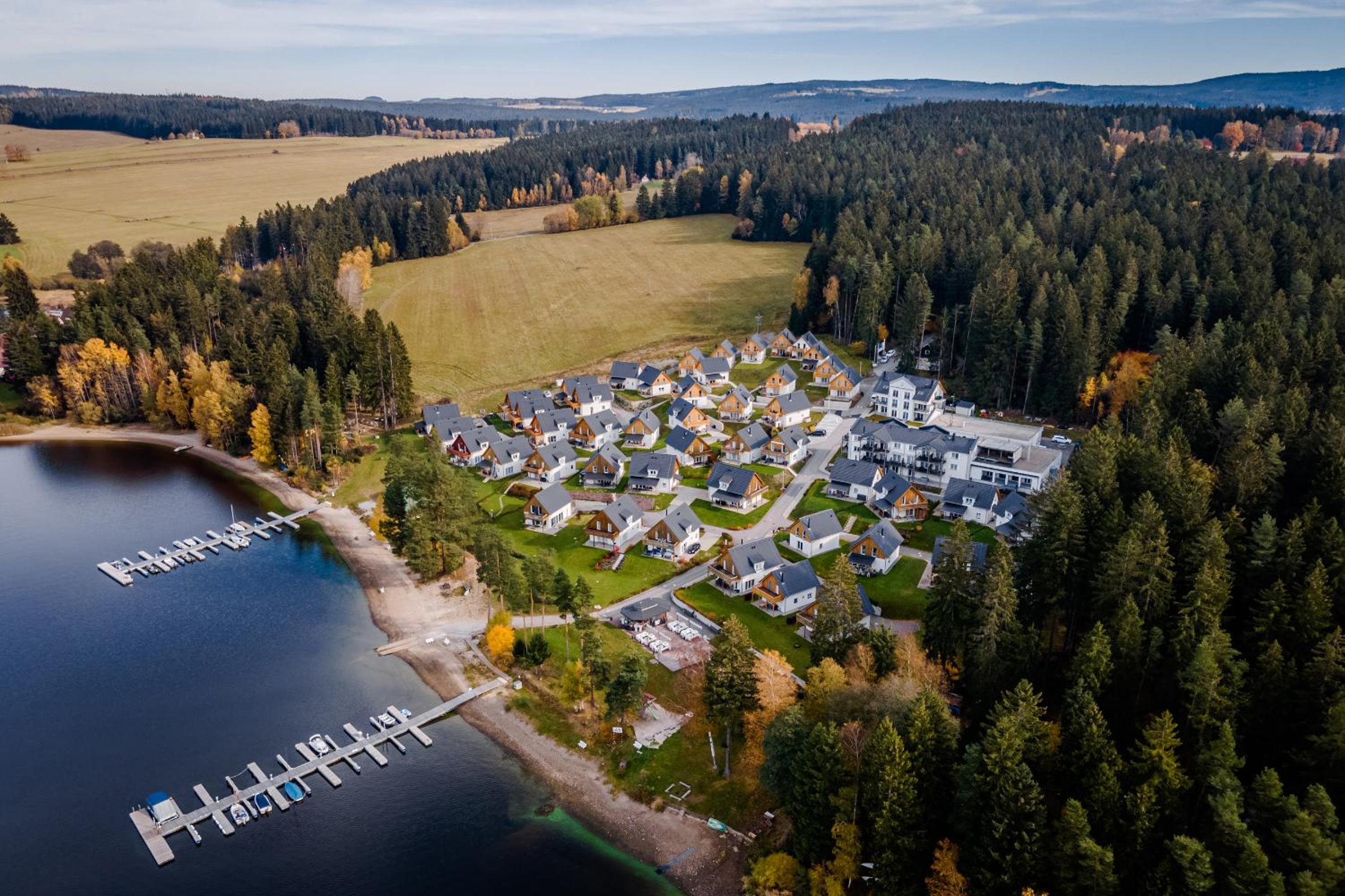 Deluxe Apartment Lipno - Lake Side Village, Frymburk nad Vltavou