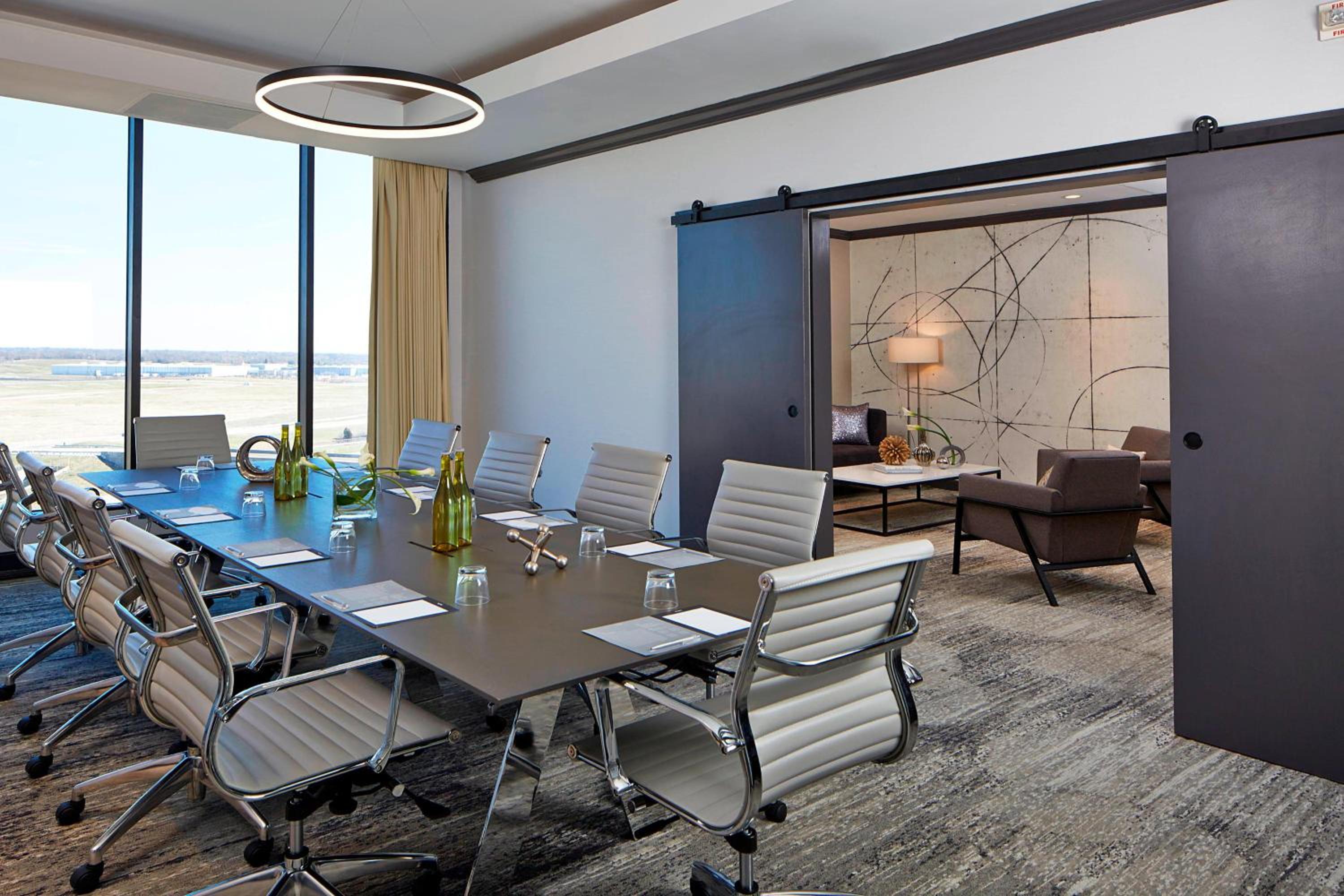 Renaissance St. Louis Airport Hotel - Property Image 2