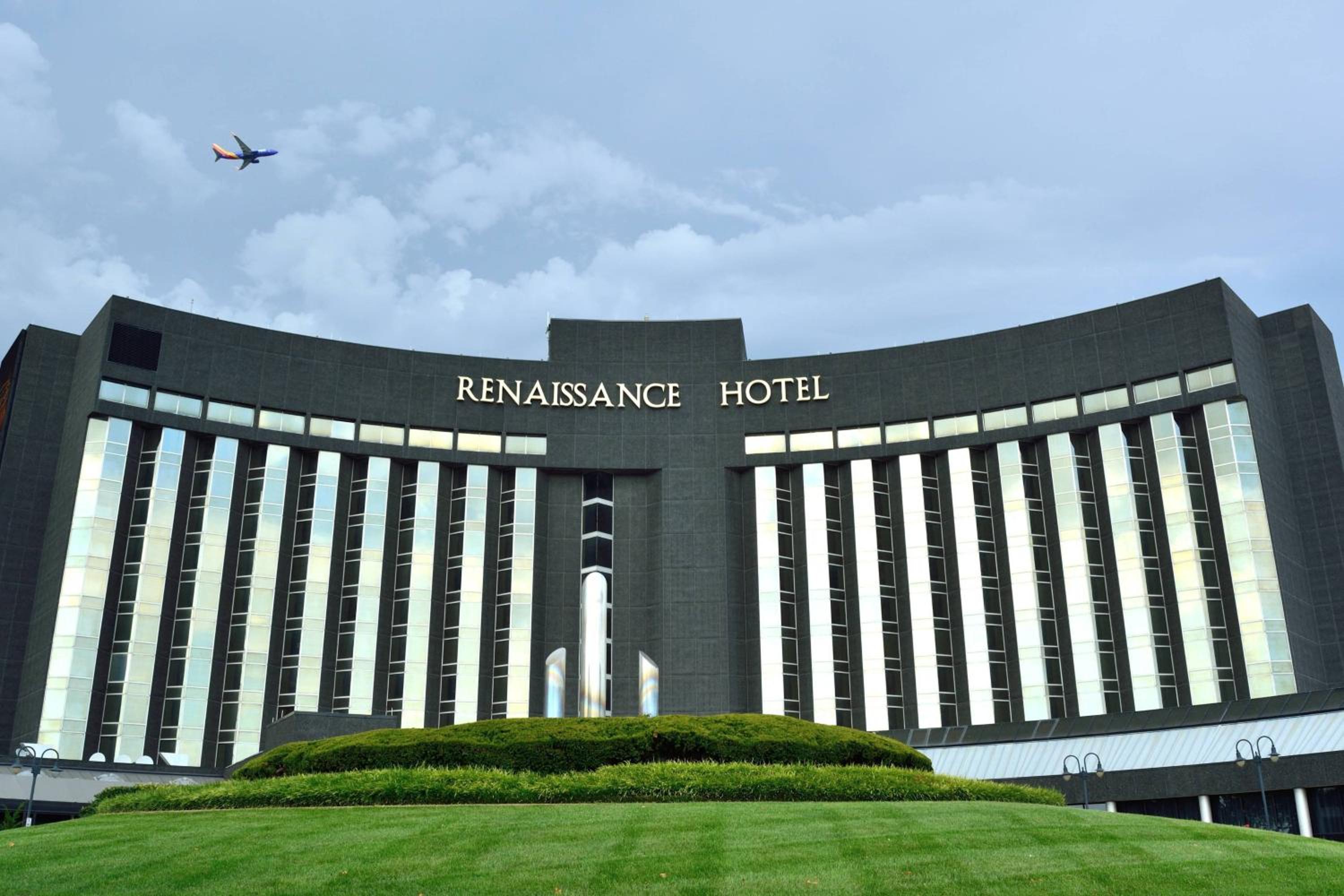 St Louis Vacations - Renaissance St. Louis Airport Hotel - Property Image 1