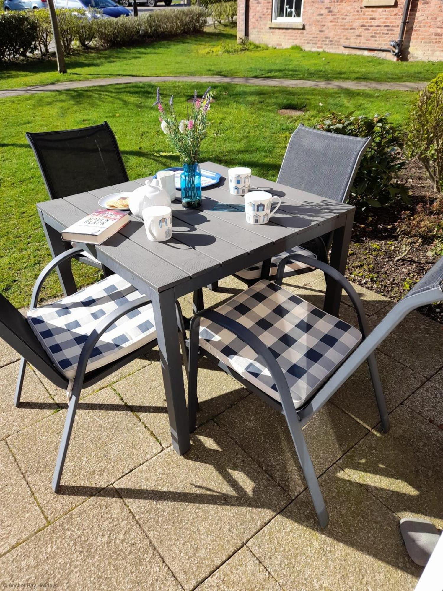 Snowdrop Cottage - Part of the The Bay Filey Holiday Village with pool, gym and direct beach access, pub, restaurant, tennis and meadows walks