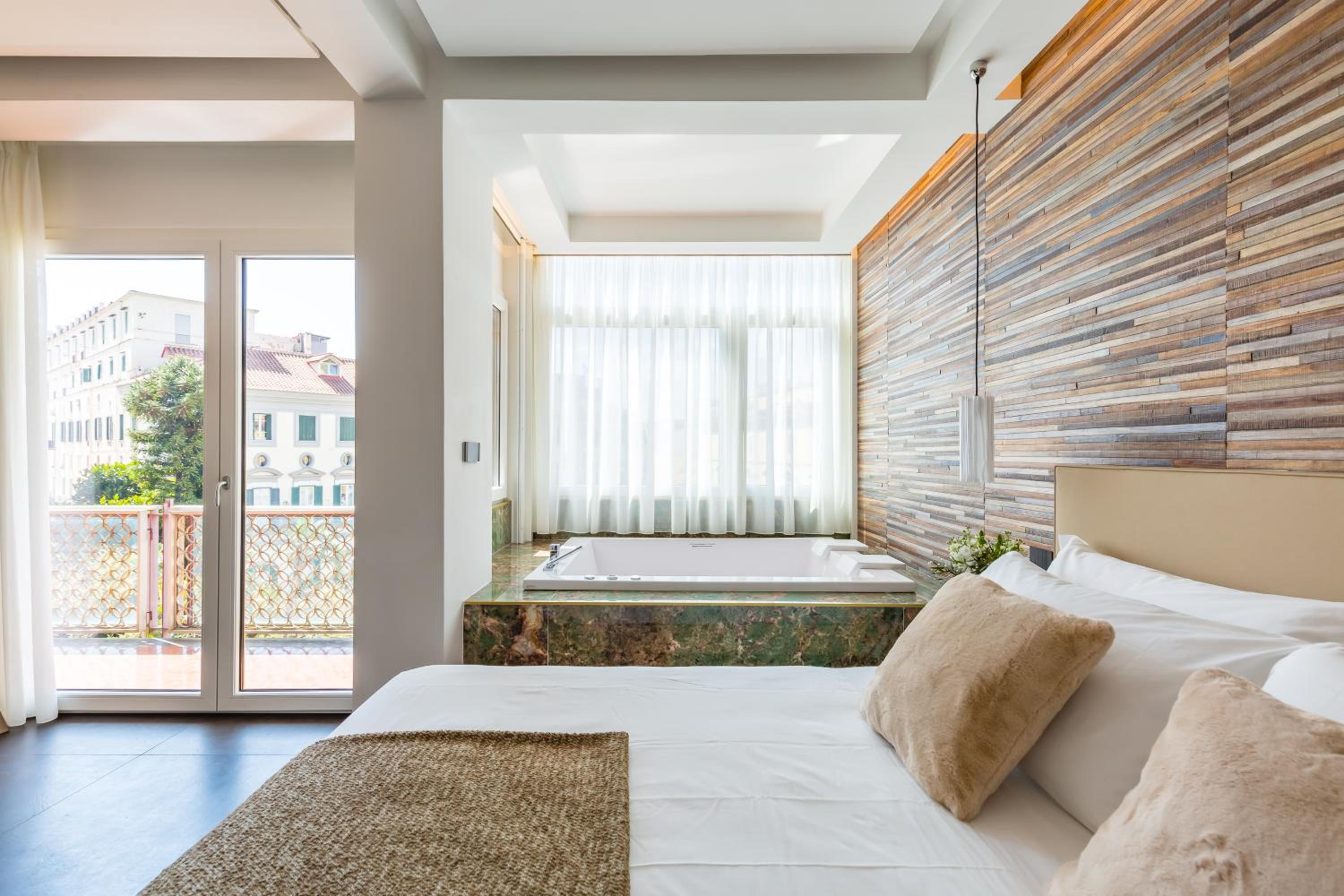 Dei Martiri Suite
