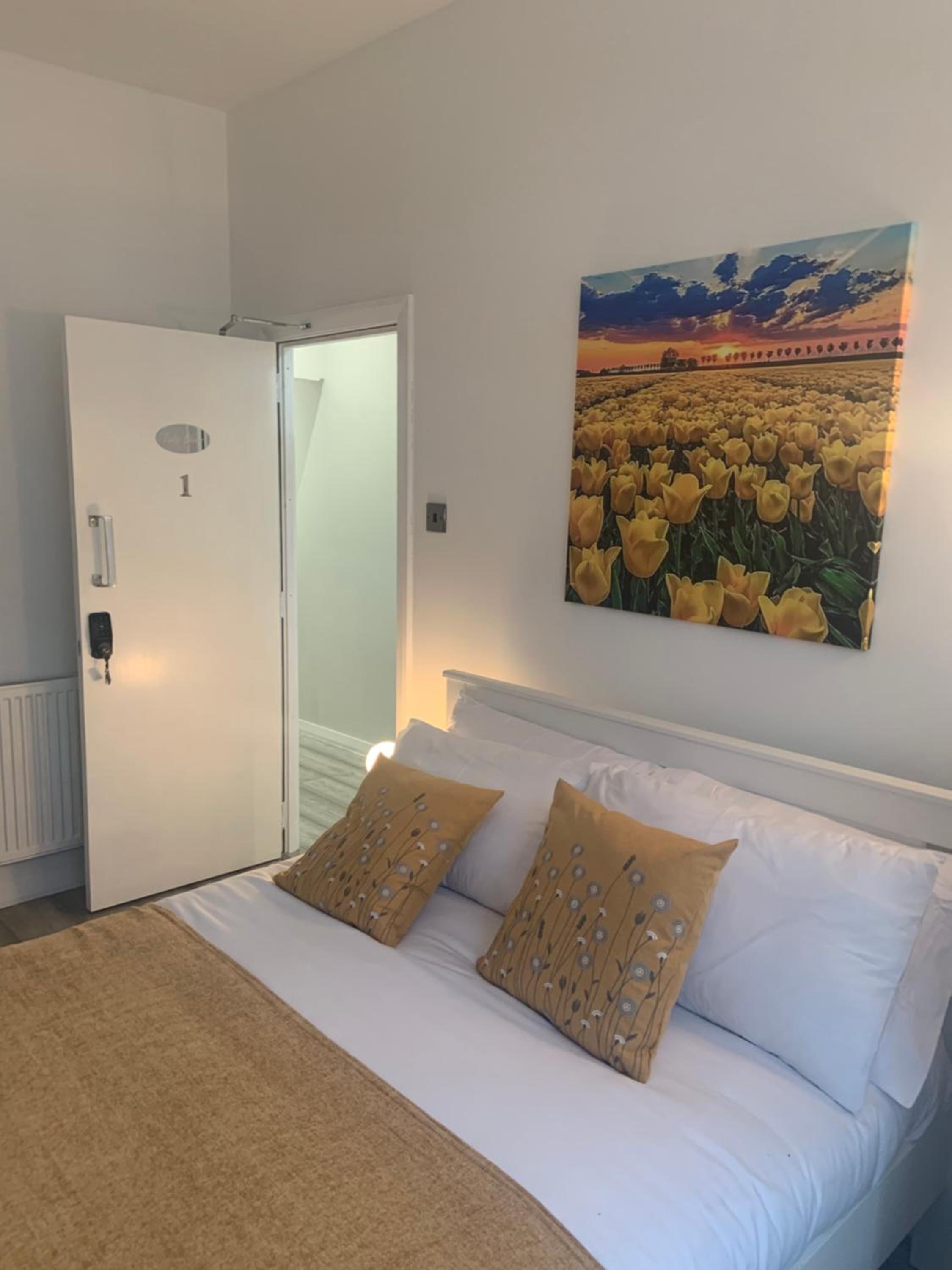 Bloomsbury House - Modern studios near Anfield photo 2