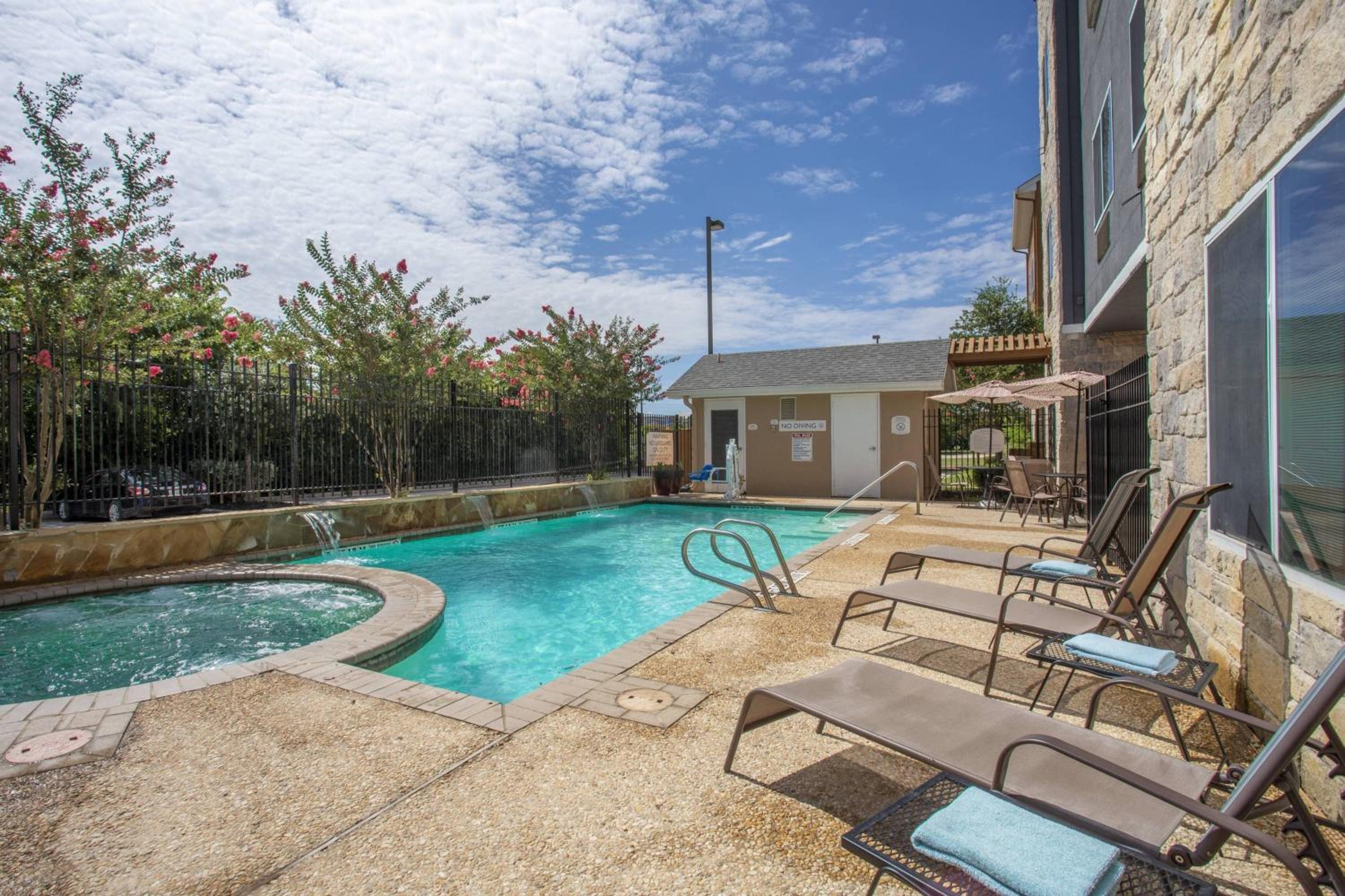 Fairfield Inn and Suites by Marriott San Antonio Boerne - Property Image 7