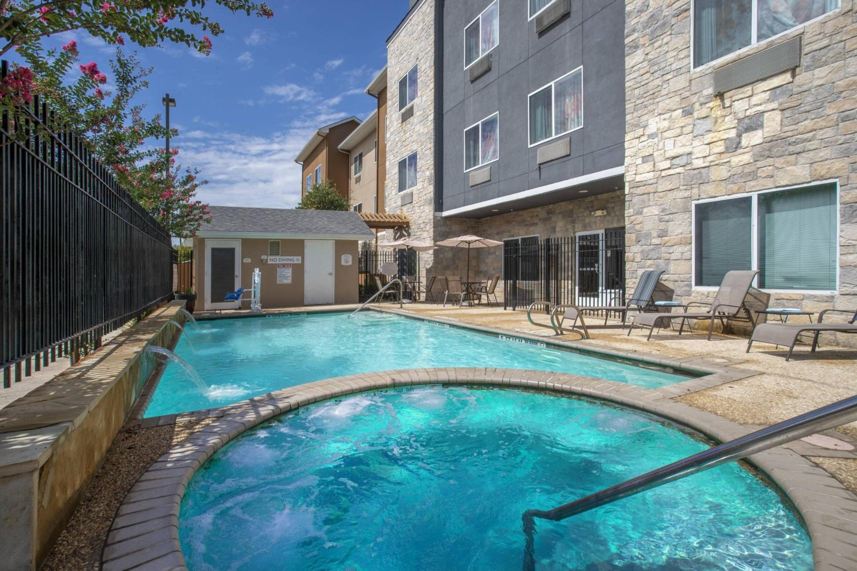 Fairfield Inn and Suites by Marriott San Antonio Boerne - Property Image 6