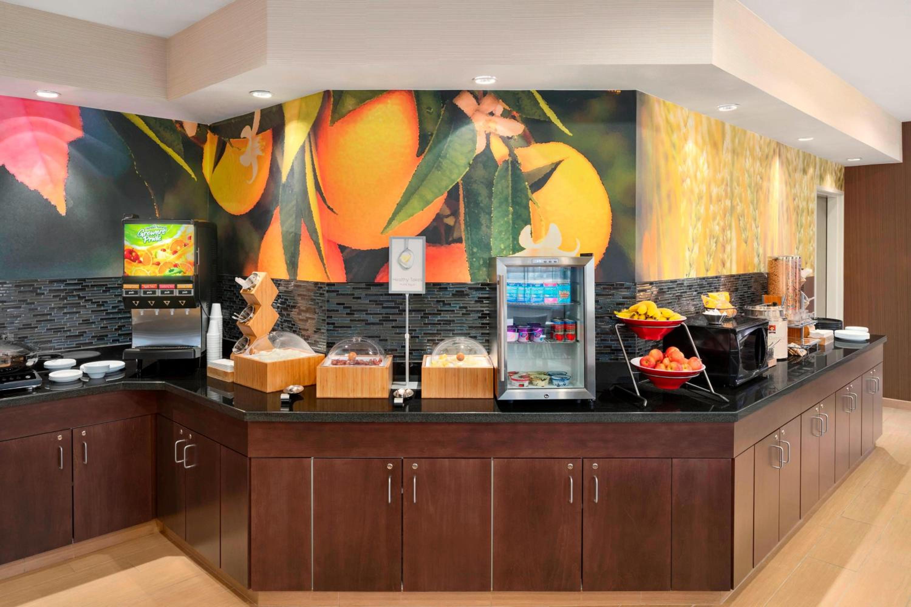 Lima Vacations - Fairfield Inn  Suites Lima - Property Image 5