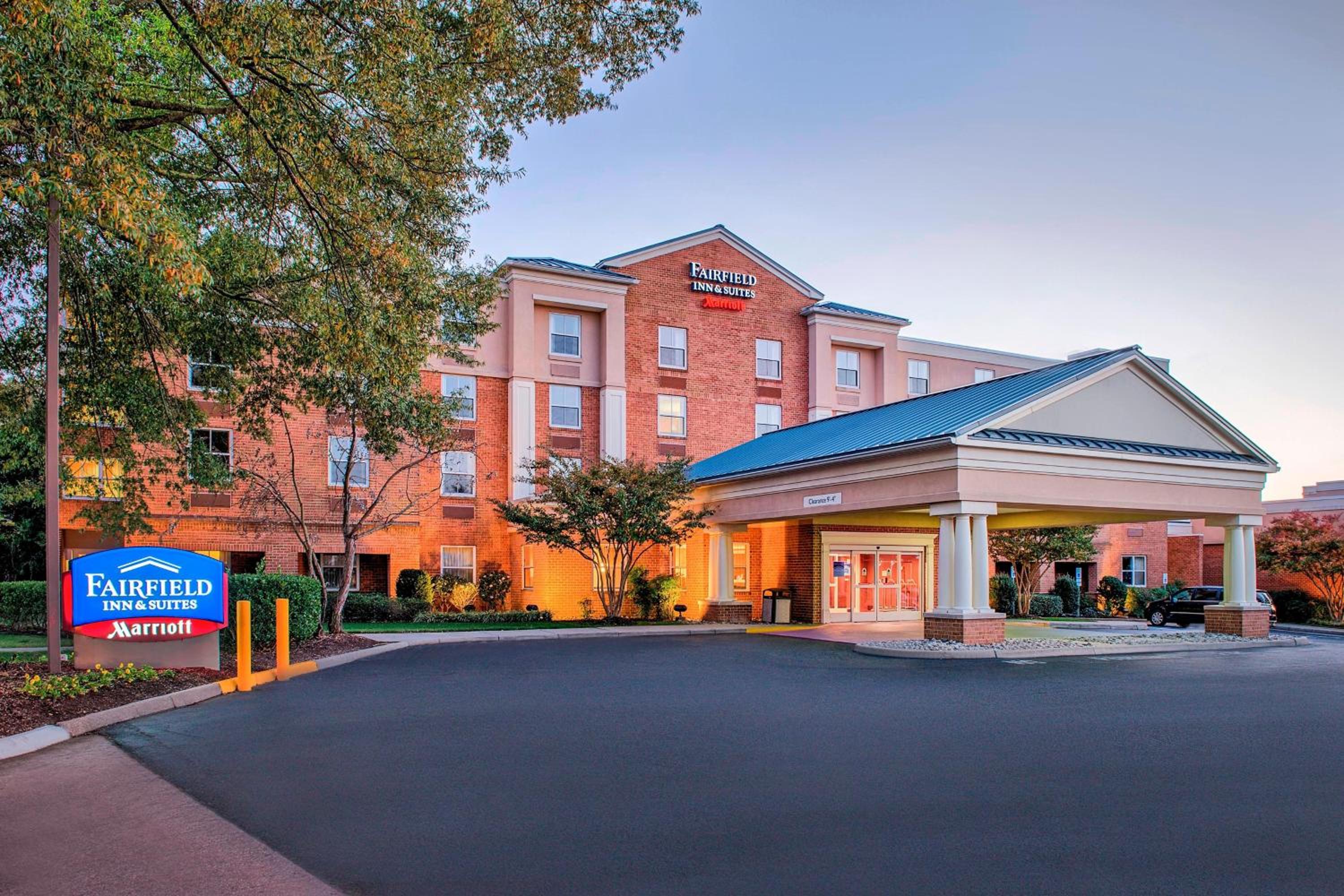 Hotel Fairfield Inn & Suites by Marriott Williamsburg - Image 1