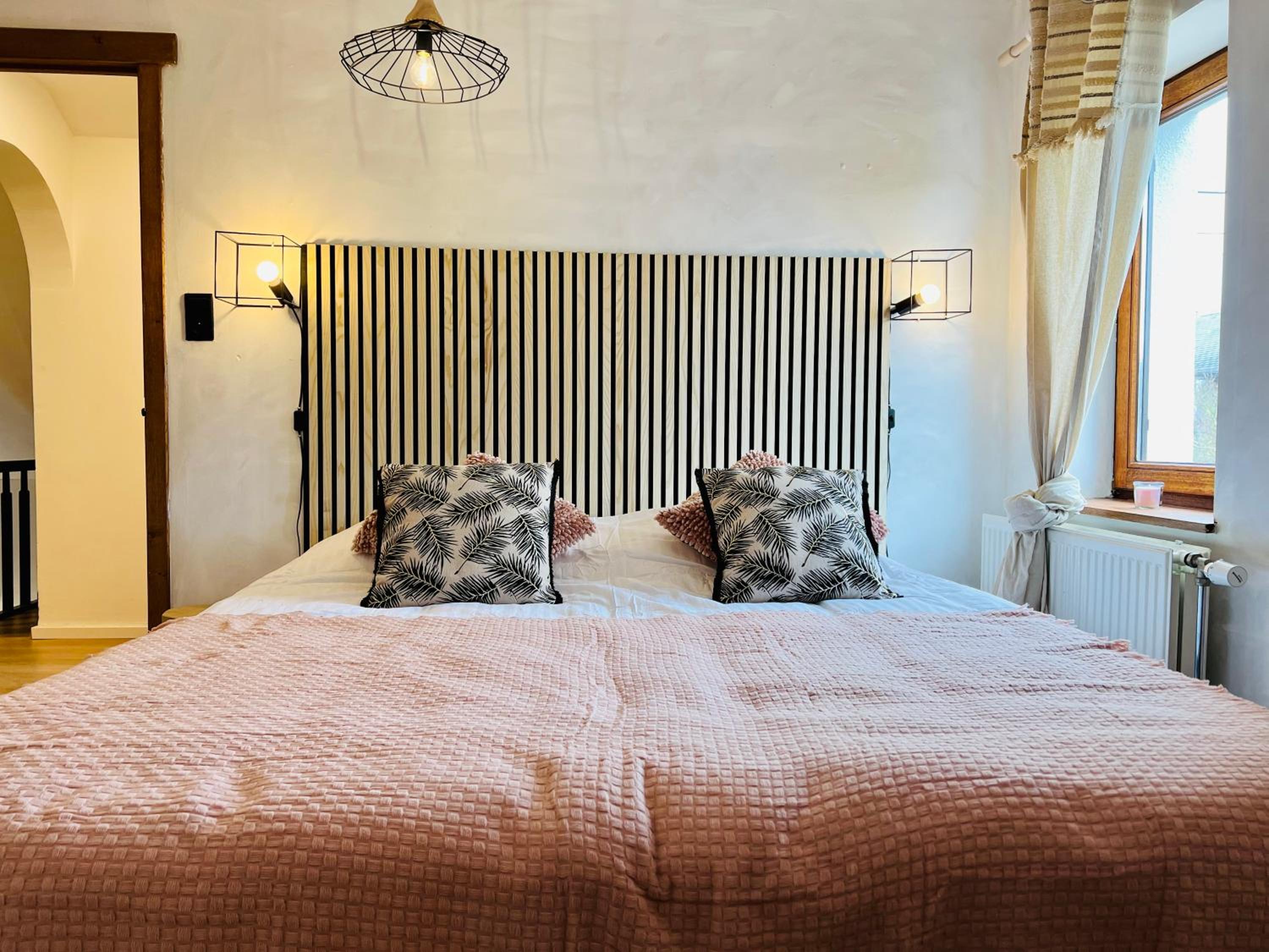 Hotel La Balade Enchantee- Gite 6 Personnes - Ardenne Belge