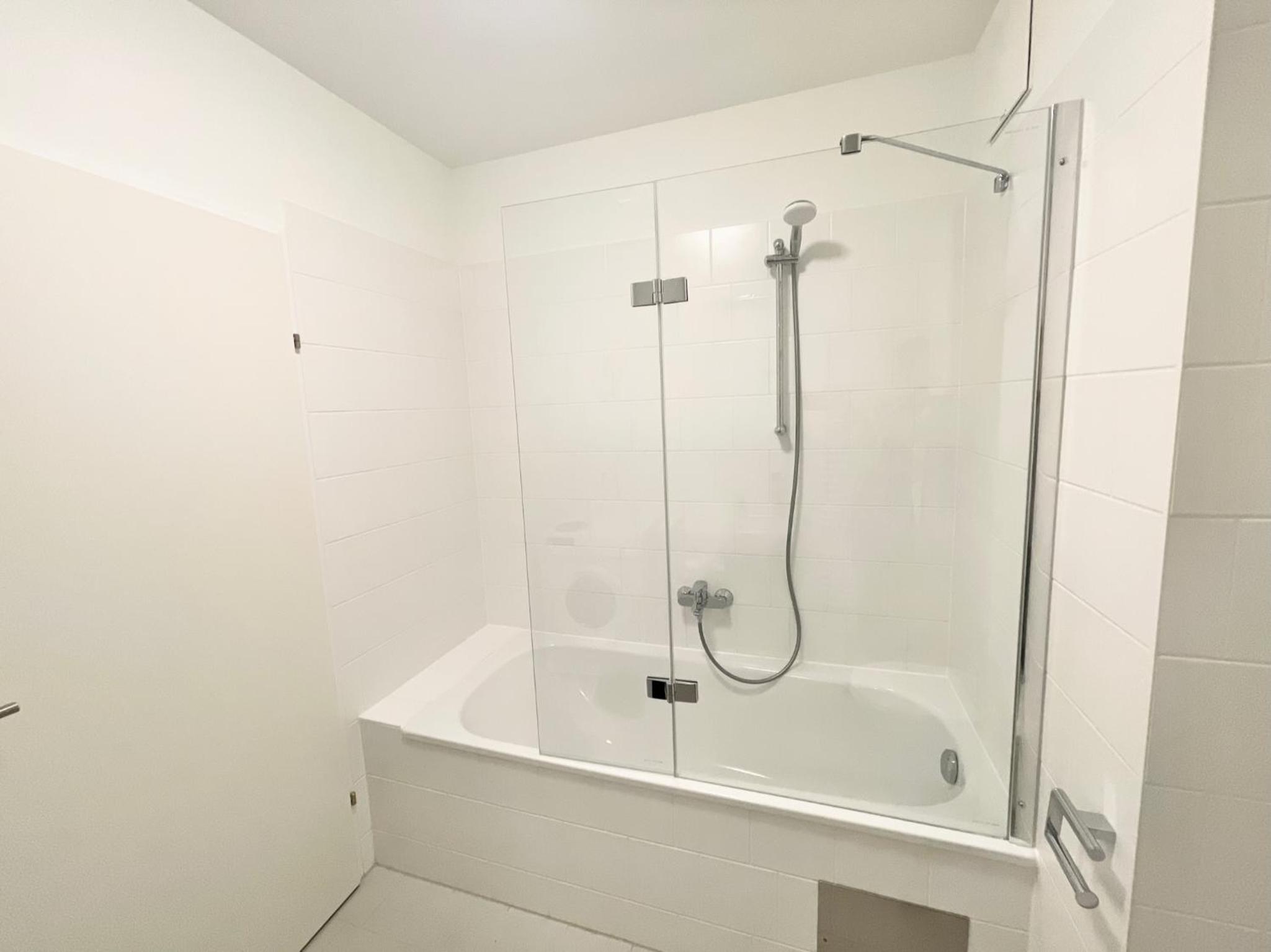 Central 55m2 Flat With Balcony & Parking