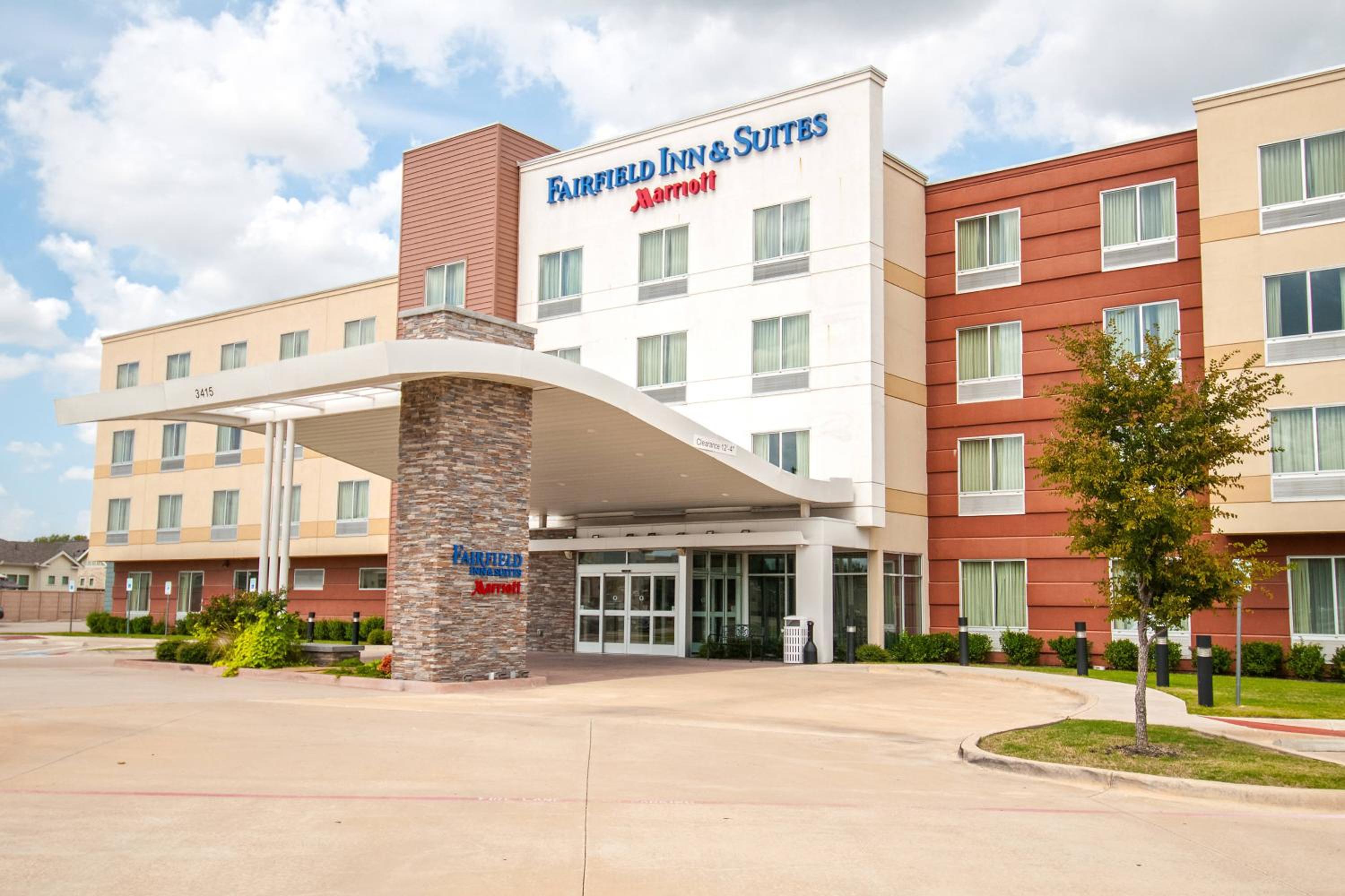 Hotel Fairfield Inn & Suites by Marriott Dallas Plano North - Image 1