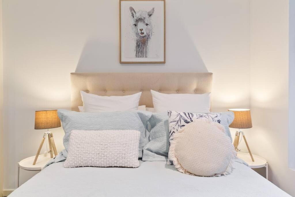 PORT MELBOURNE - A stay at the Bay