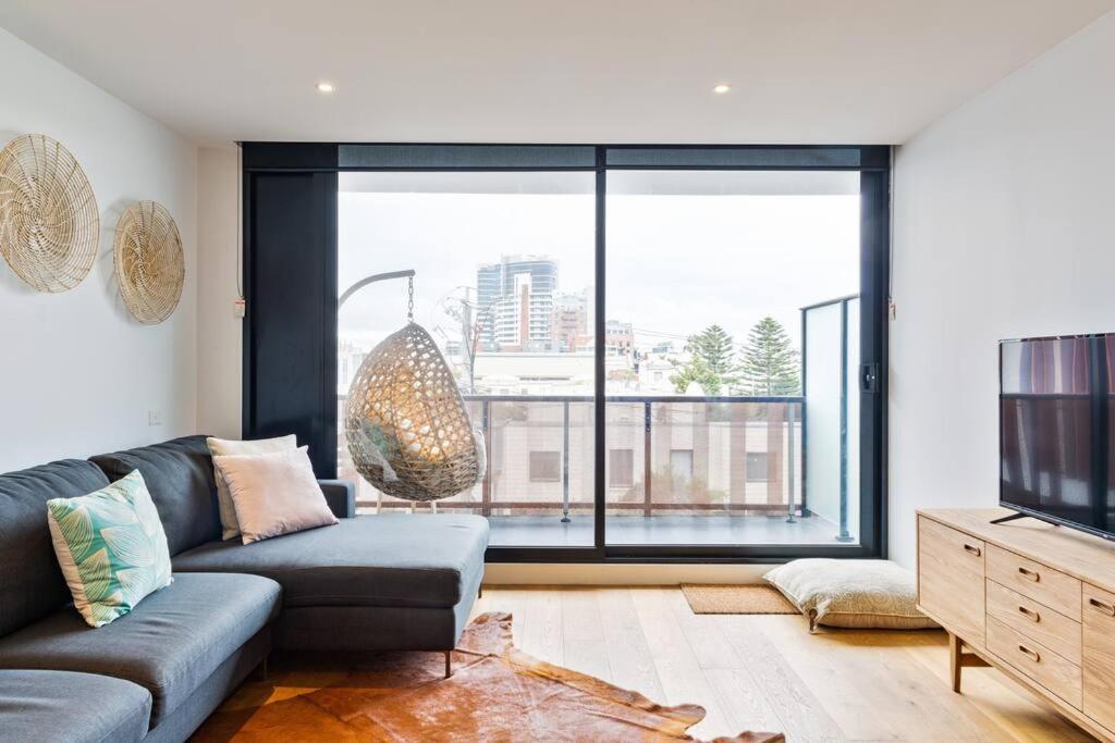 PORT MELBOURNE - A stay at the Bay