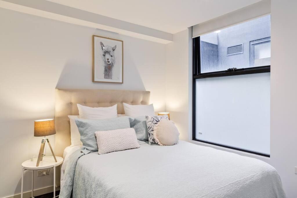 PORT MELBOURNE - A stay at the Bay