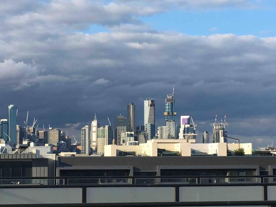 PORT MELBOURNE - A stay at the Bay