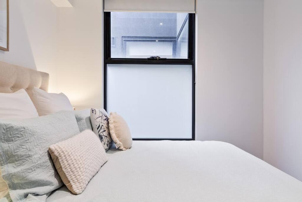 PORT MELBOURNE - A stay at the Bay