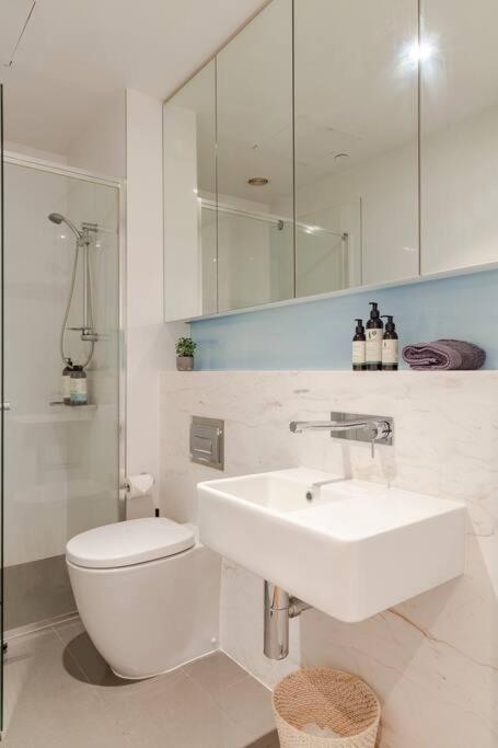 PORT MELBOURNE - A stay at the Bay