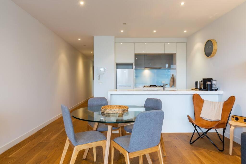 PORT MELBOURNE - A stay at the Bay