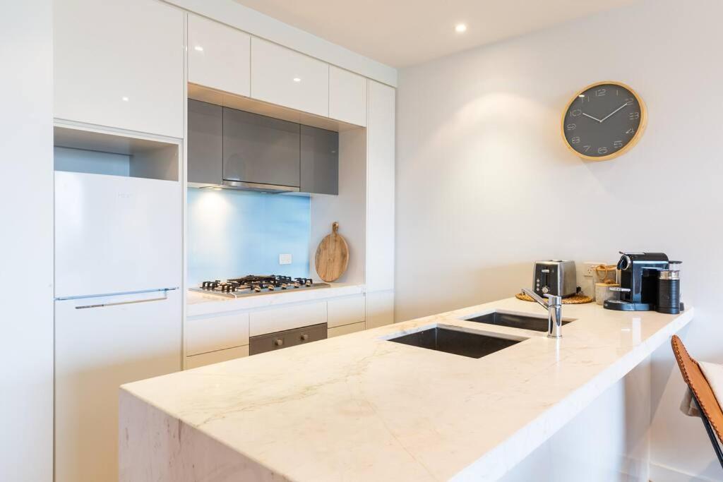 PORT MELBOURNE - A stay at the Bay