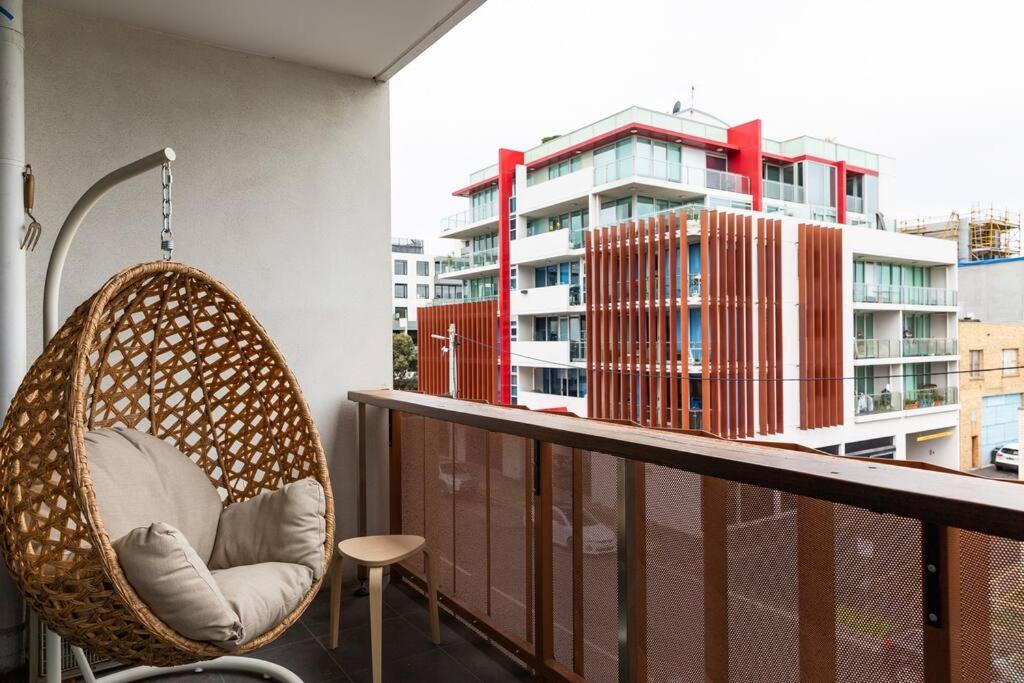 PORT MELBOURNE - A stay at the Bay