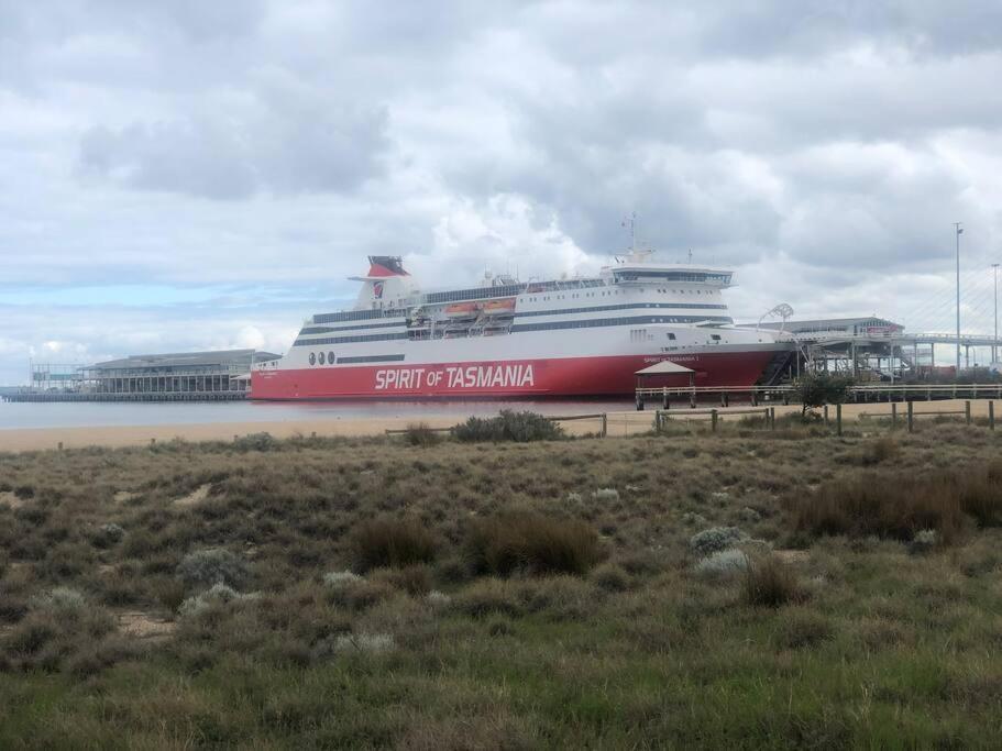 PORT MELBOURNE - A stay at the Bay