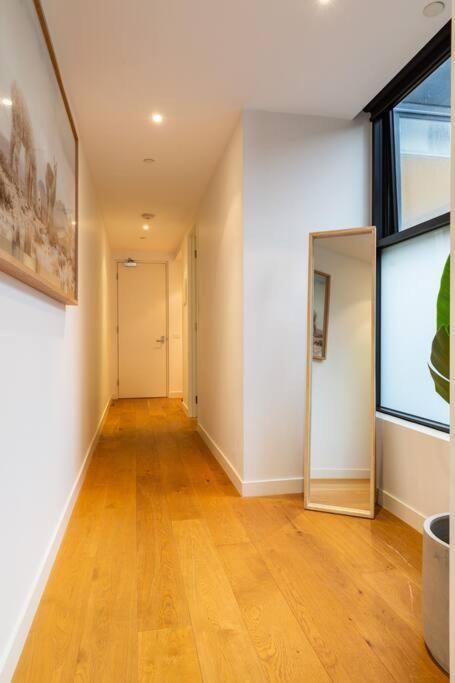 PORT MELBOURNE - A stay at the Bay