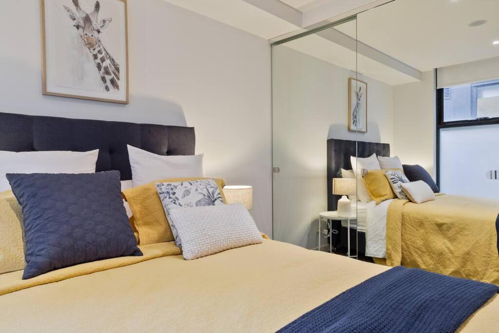 PORT MELBOURNE - A stay at the Bay