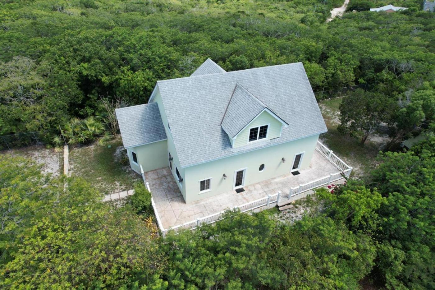 Hidden Gem Exuma - KING BED master suite and central air